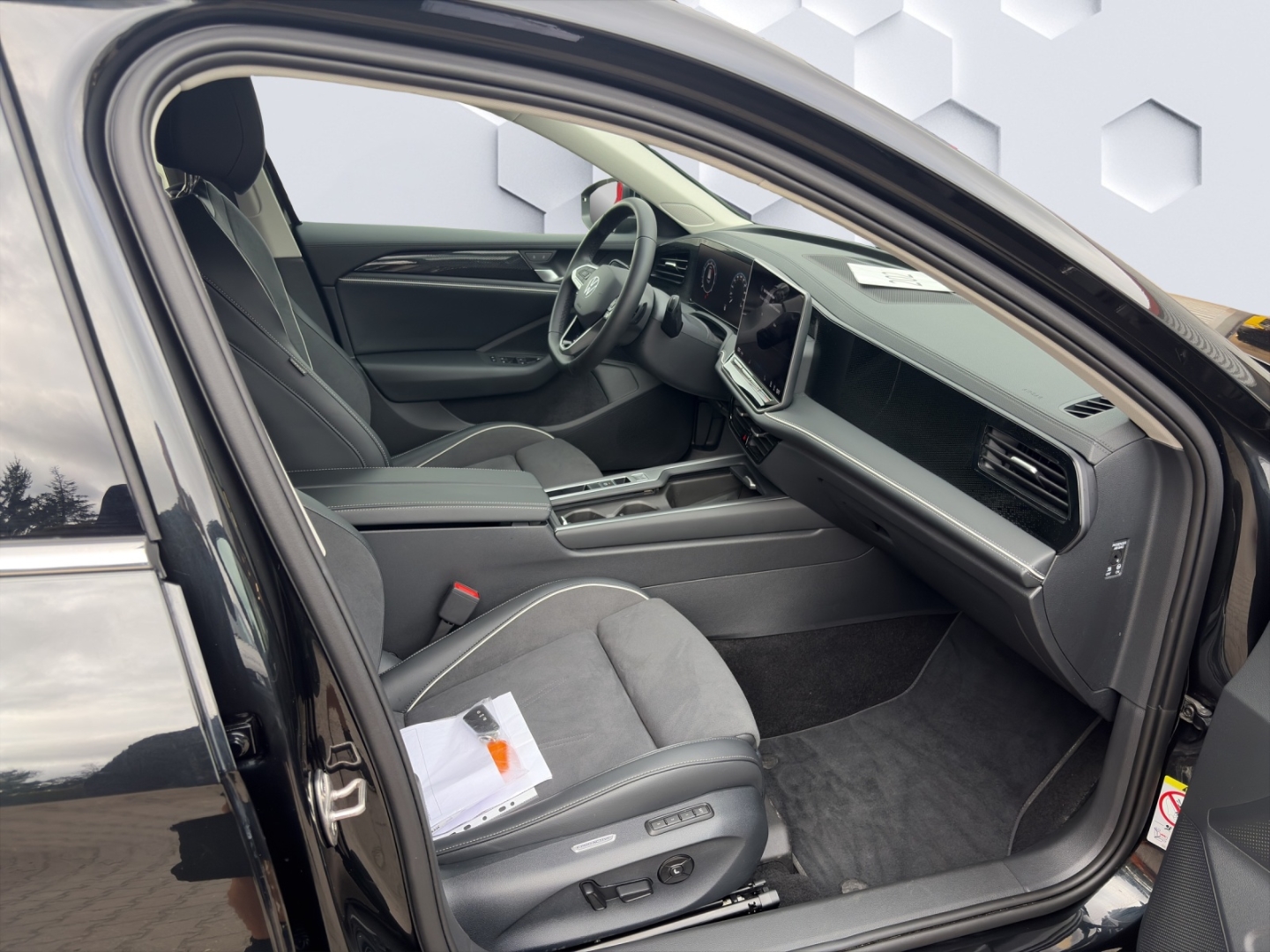 Passat Business 1.5eTSI 110kW DSG AHZV LED GJR ACC 360°Kamera Sitzheizung