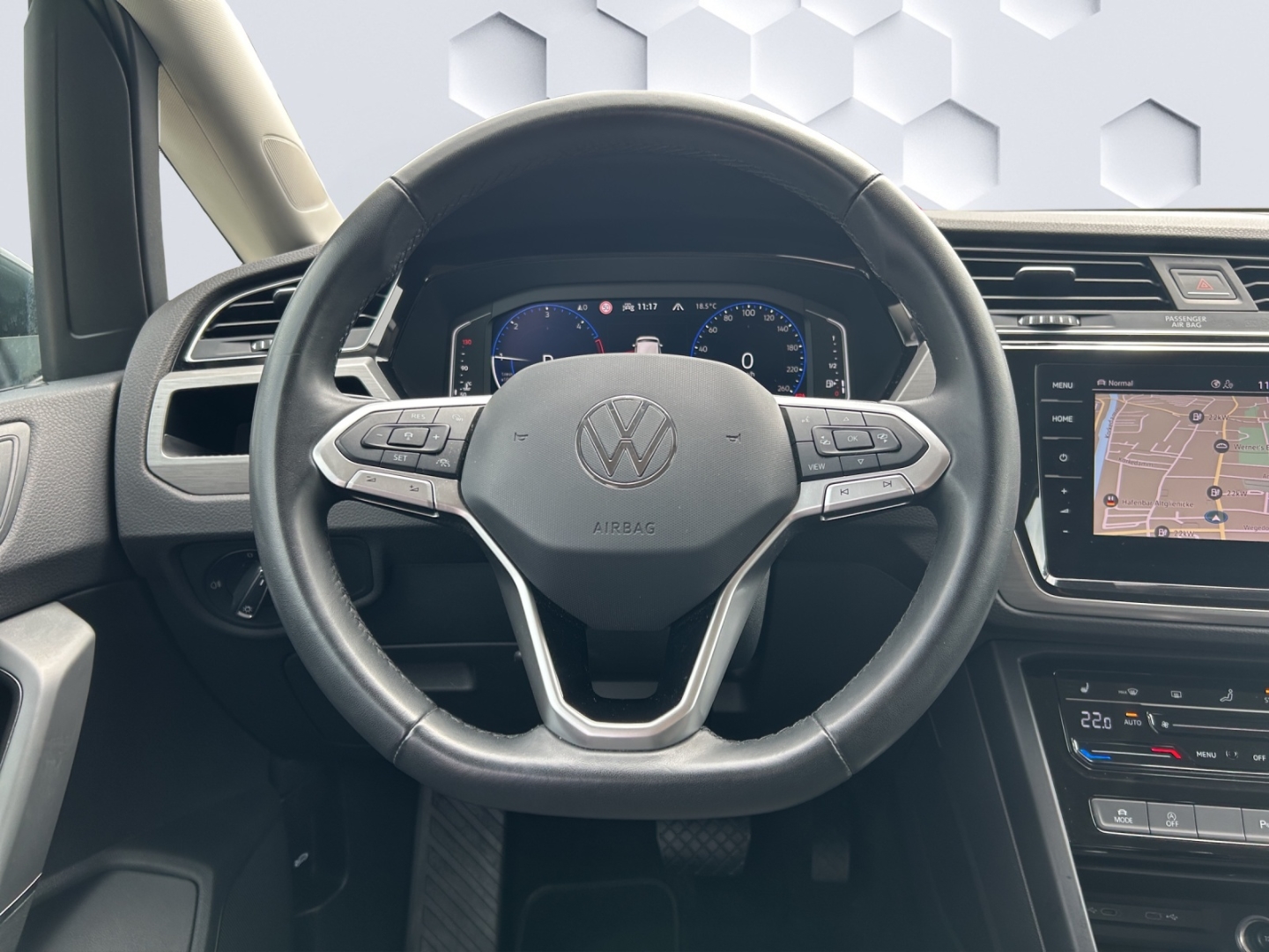 Touran Comfortline 2.0TDI DSG AHZV LED ACC Rückfahrkamera TrailerAssist Sitzheizung