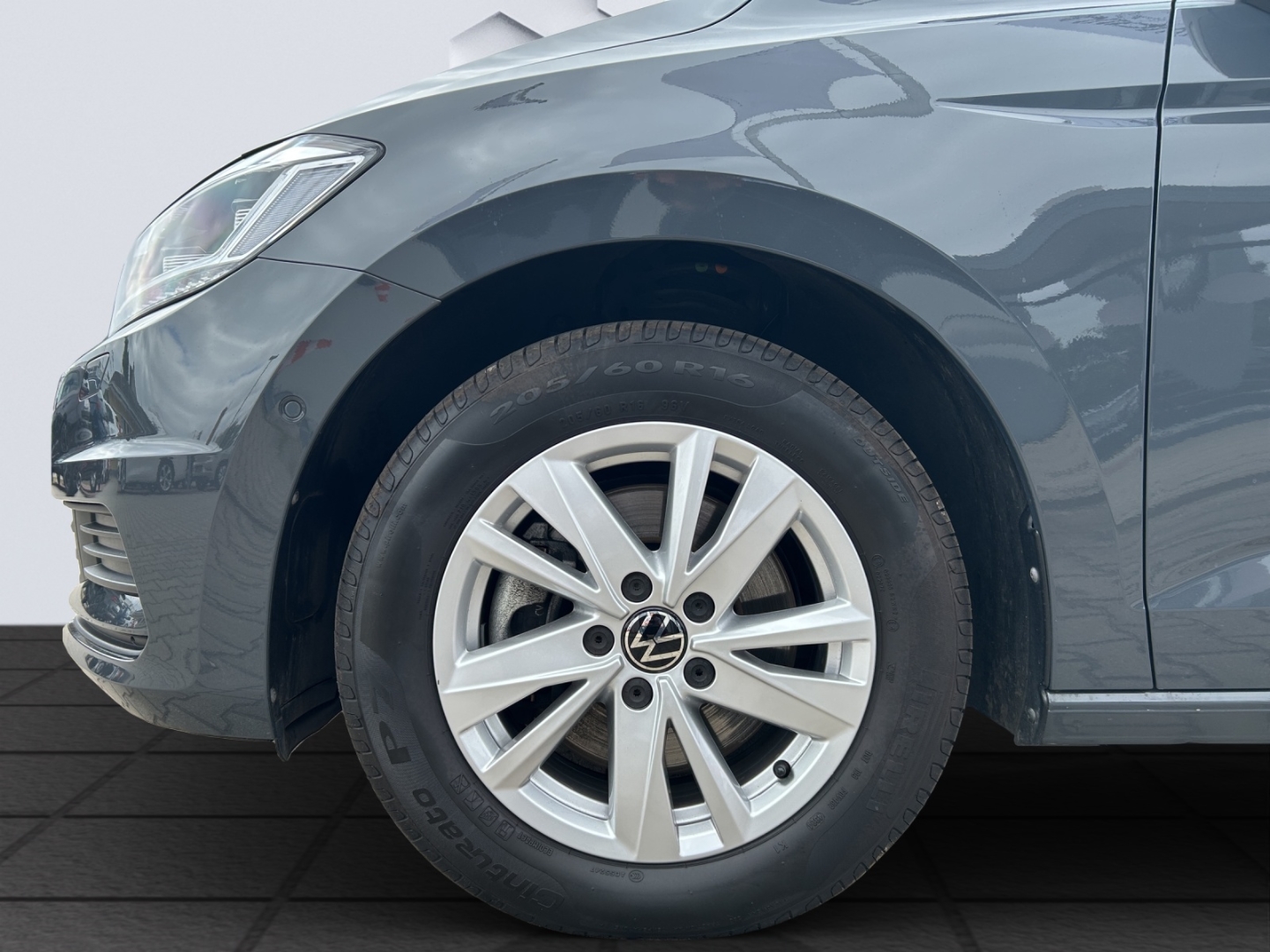 Touran Comfortline 2.0TDI DSG AHZV LED ACC Rückfahrkamera TrailerAssist Sitzheizung