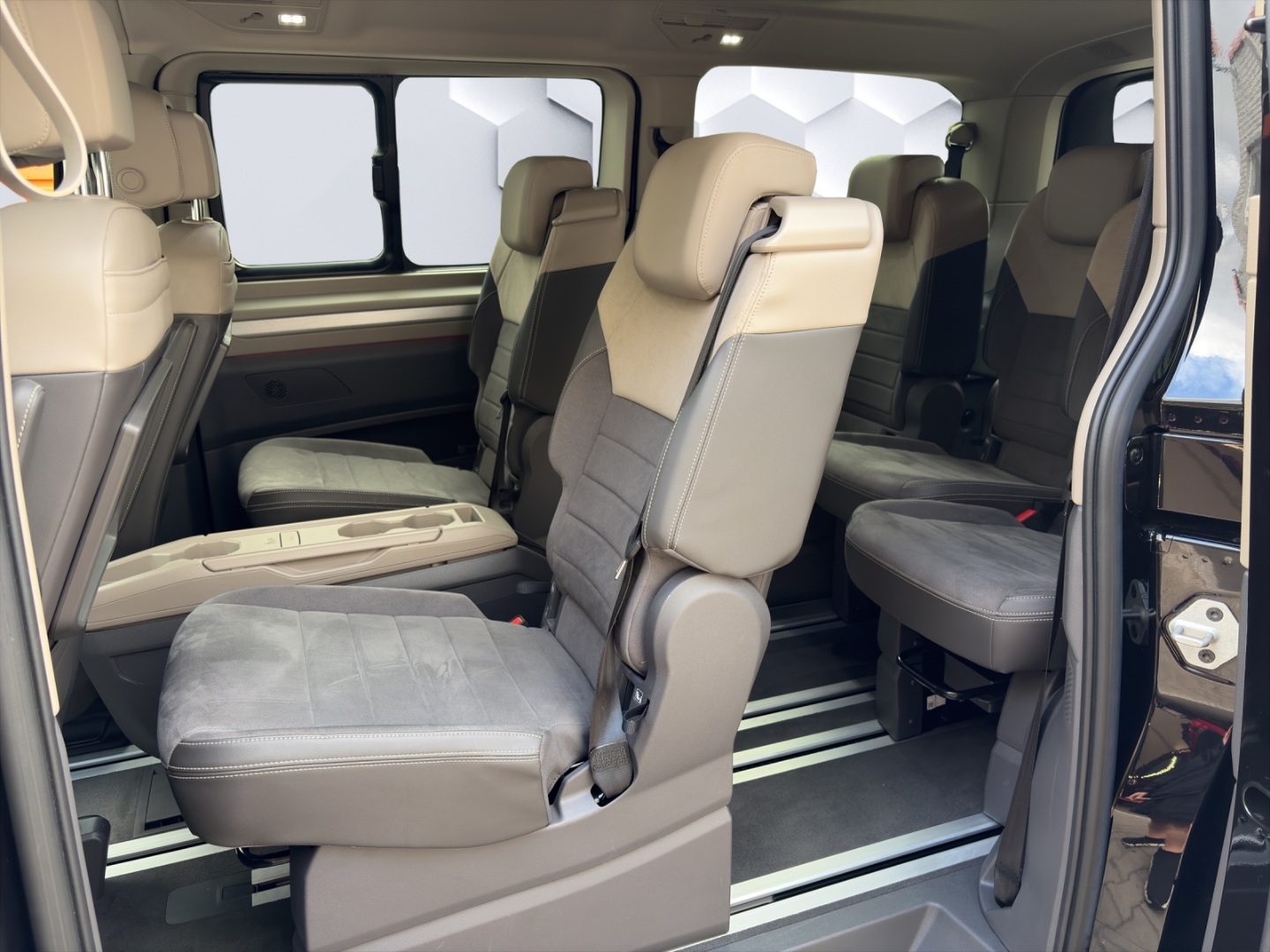 T7 Multivan Lang 2.0 TDI 110kW AHZV MatrixLED ACC DCC ParkAssist 360°Kamera Standheizung 7-Sitzer