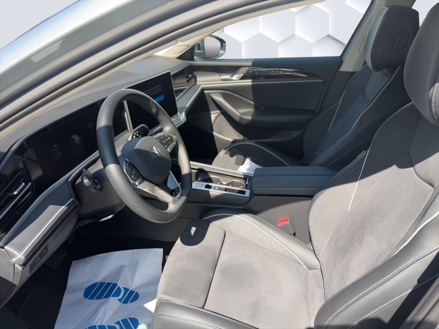 Passat Variant eHybrid Business 1.5 TSI Hybrid AHZV LED HuD ACC ParkAssistPro 360°Kamera Sitzheizung