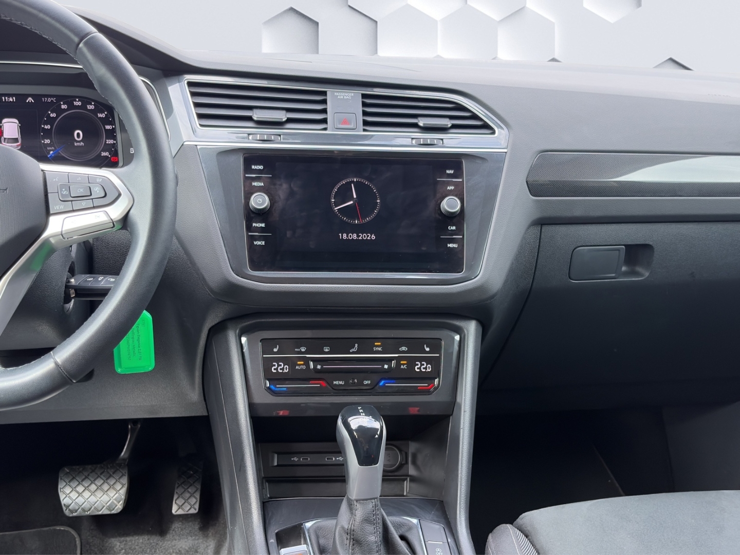 Tiguan Elegance 2.0TSI 4M DSG AHZV MatrixLED PDC ACC Sitzheizung