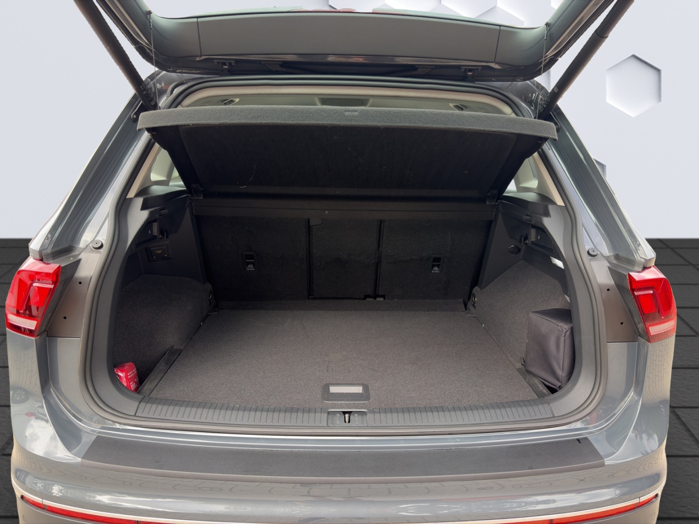 Tiguan Elegance 2.0TSI 4M DSG AHZV MatrixLED PDC ACC Sitzheizung