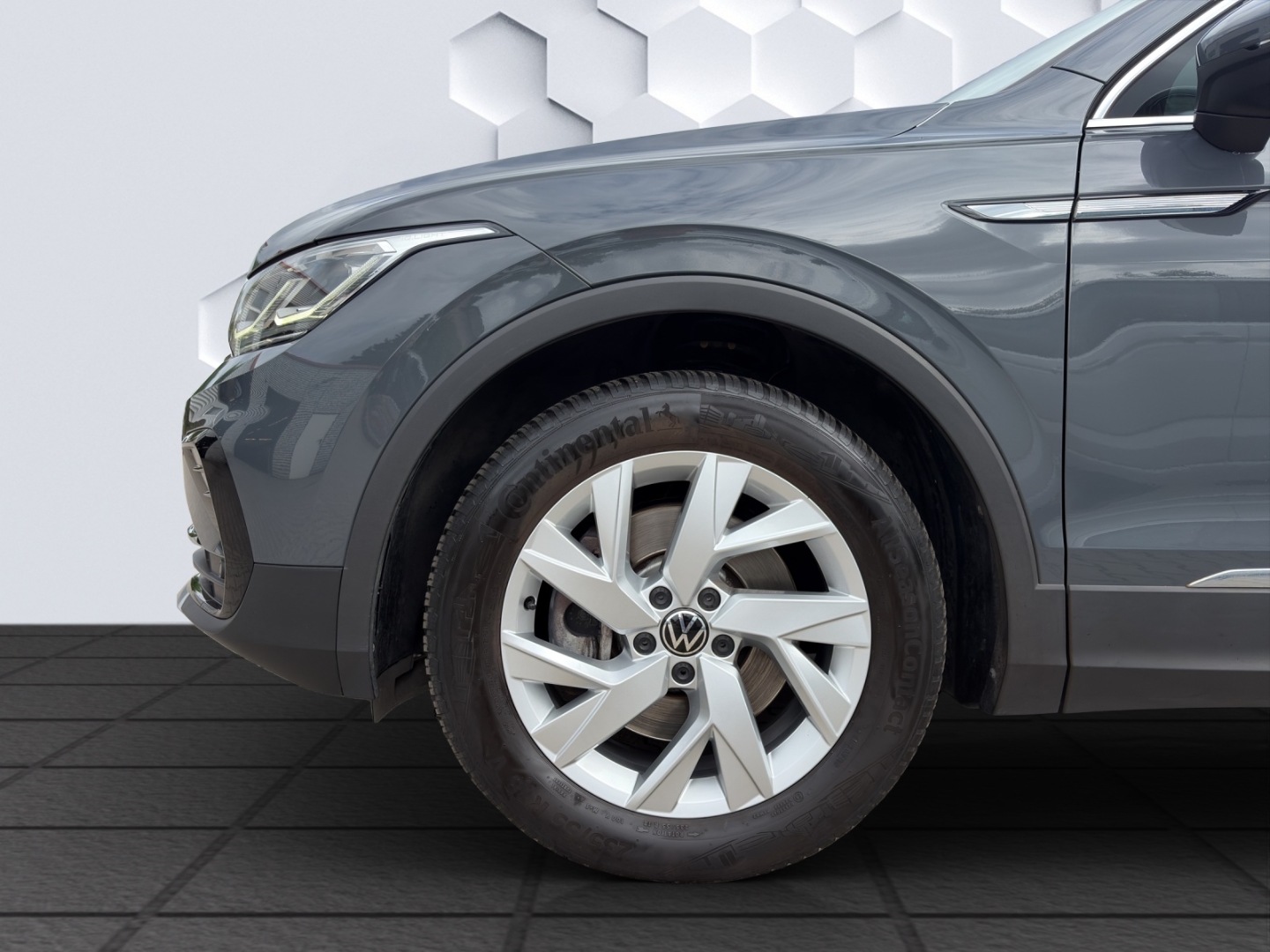 Tiguan Elegance 2.0TSI 4M DSG AHZV MatrixLED PDC ACC Sitzheizung