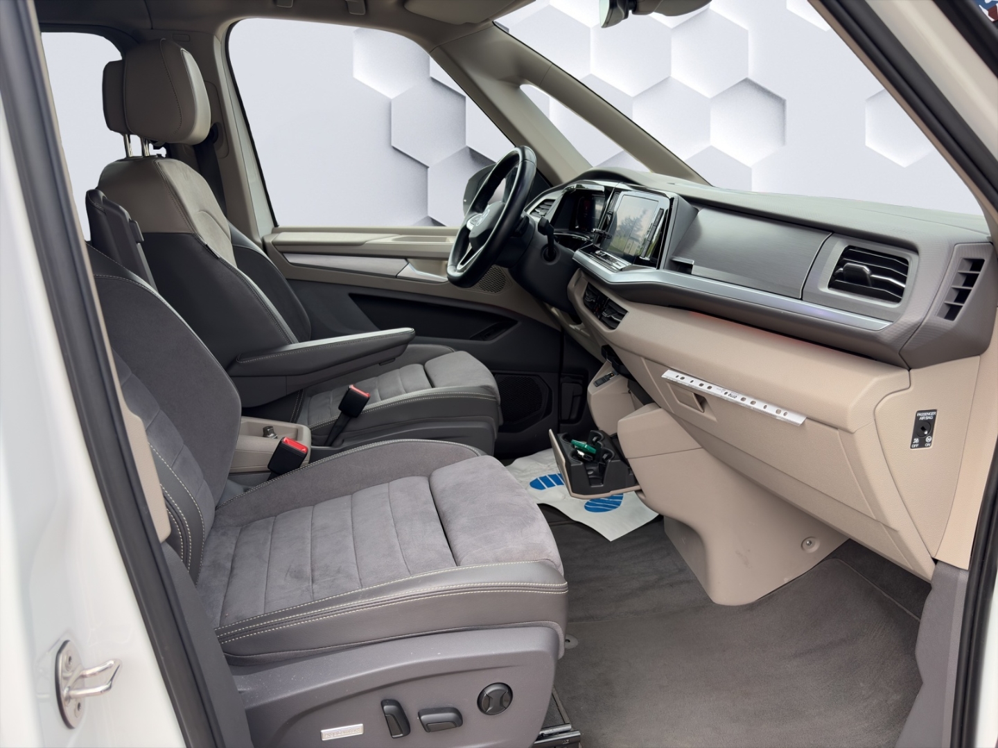 T7 Multivan Edition LÜ 2.0TDI 110kW DSG AHZV MatrixLED PDC ACC Navi Sitzheizung 7-Sitzer