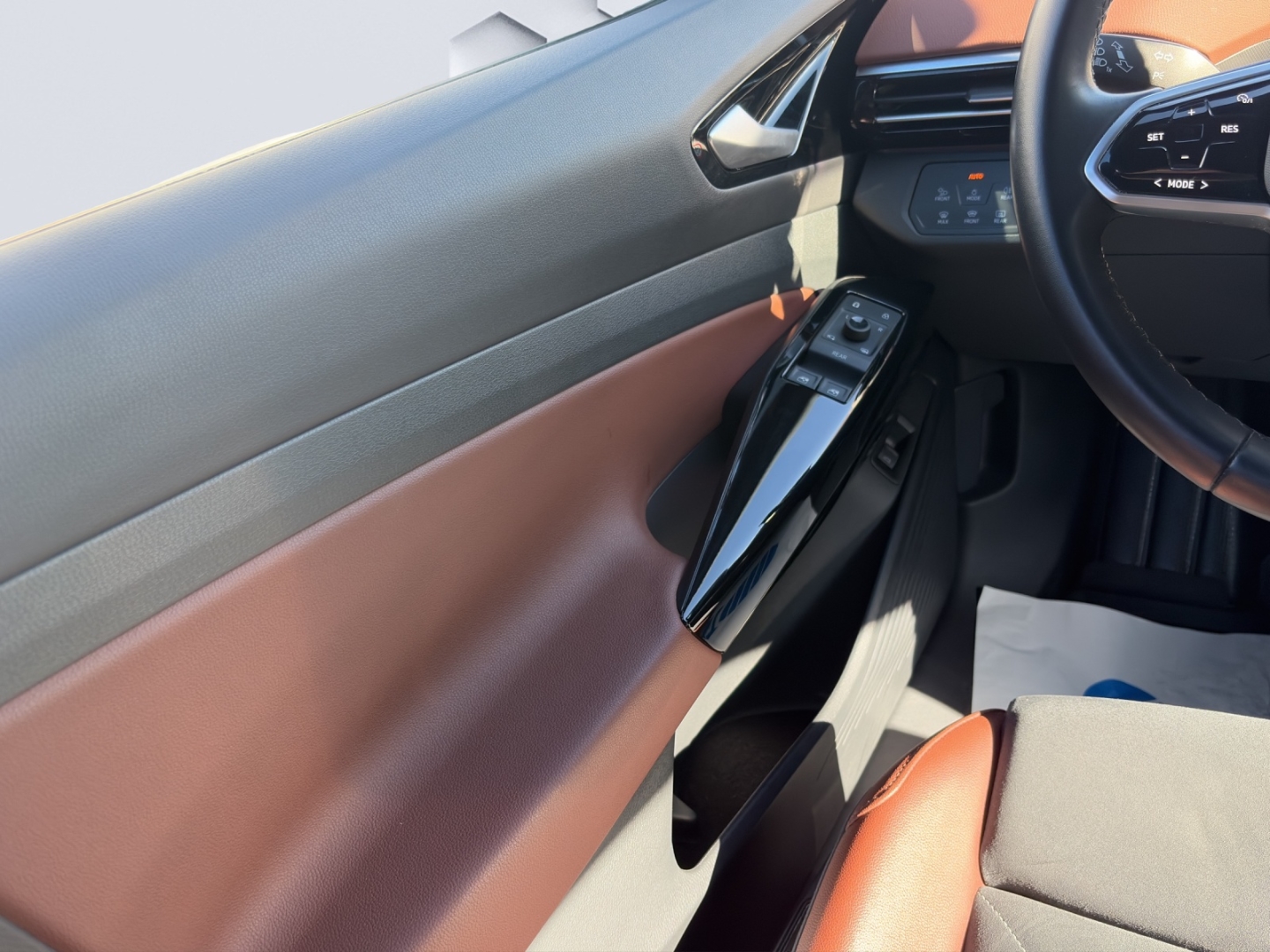 ID.4 150 kW Pro Performance AHZV MatrixLED PanoDach HuD ACC 360° Kamera Sitzheizung