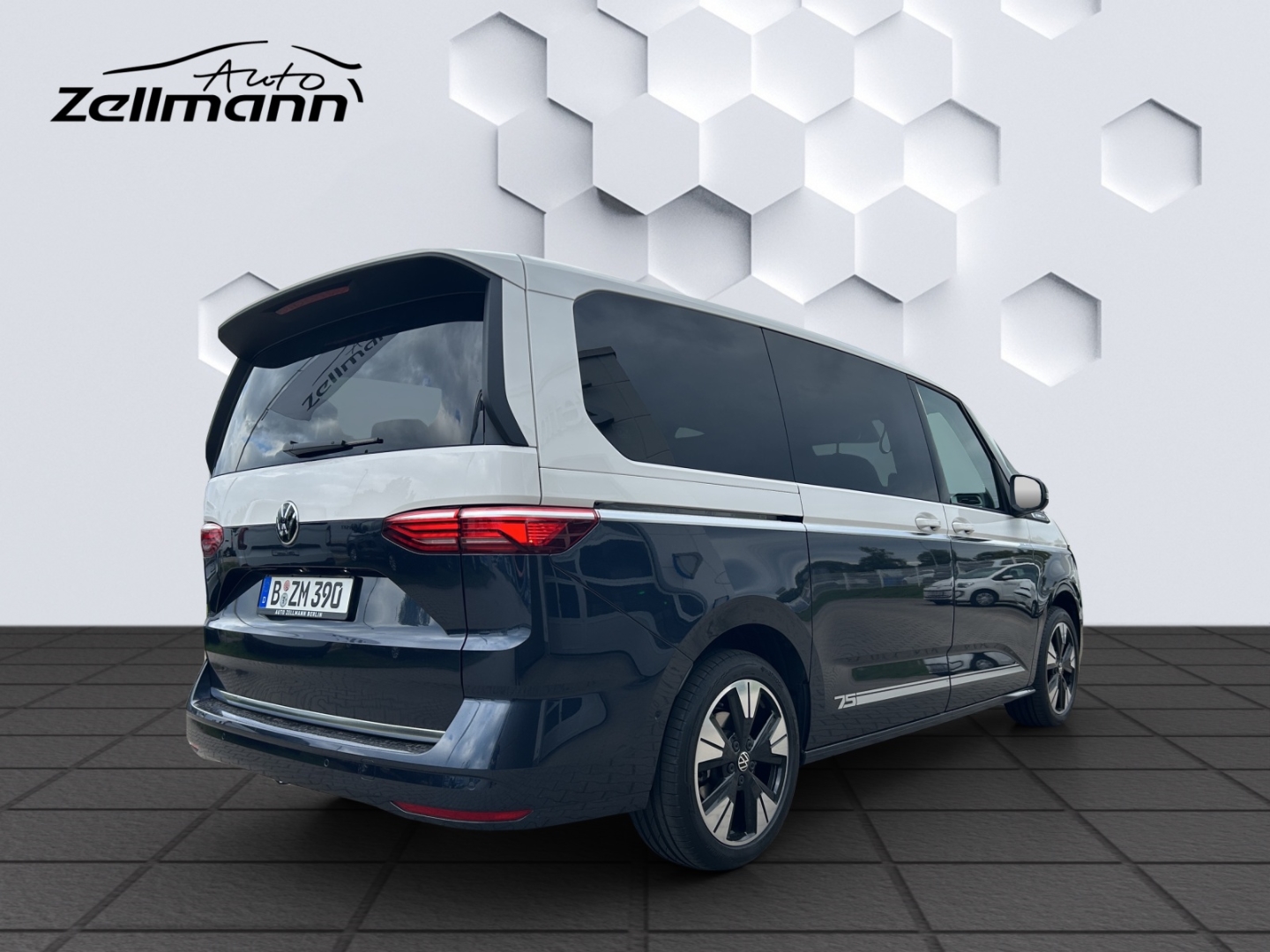 T7 Multivan Life LÜ 2.0TDI 110kW DSG AHK-klappbar Navi Digitales Cockpit LED Blendfreies Fernl.