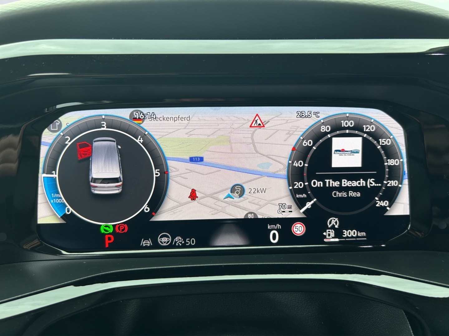 T7 Multivan Life LÜ 2.0TDI 110kW DSG AHK-klappbar Navi Digitales Cockpit LED Blendfreies Fernl.