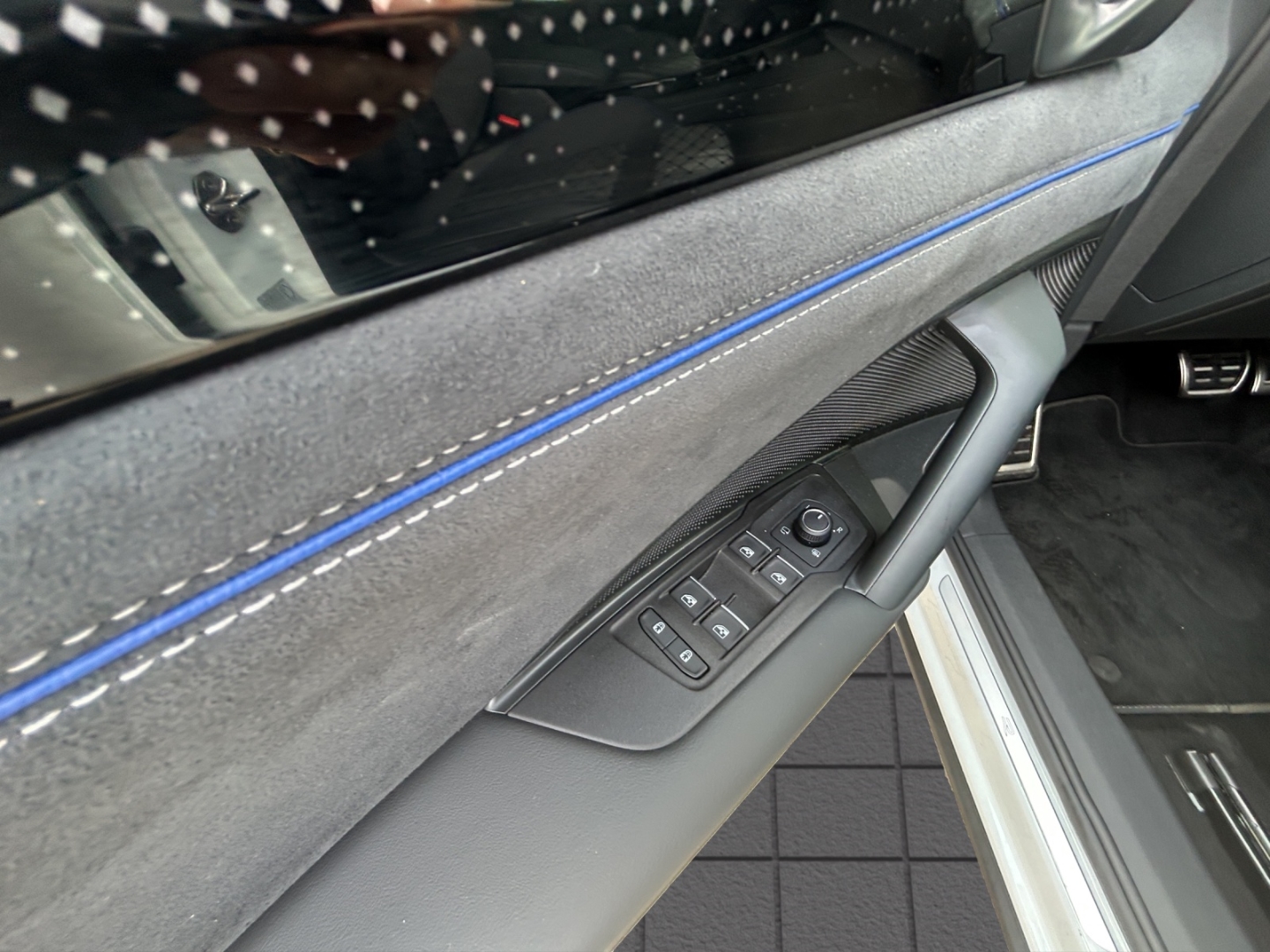 Tayron R-Line 2.0l TDI 4MOTION DSG AhK W+S Reifen