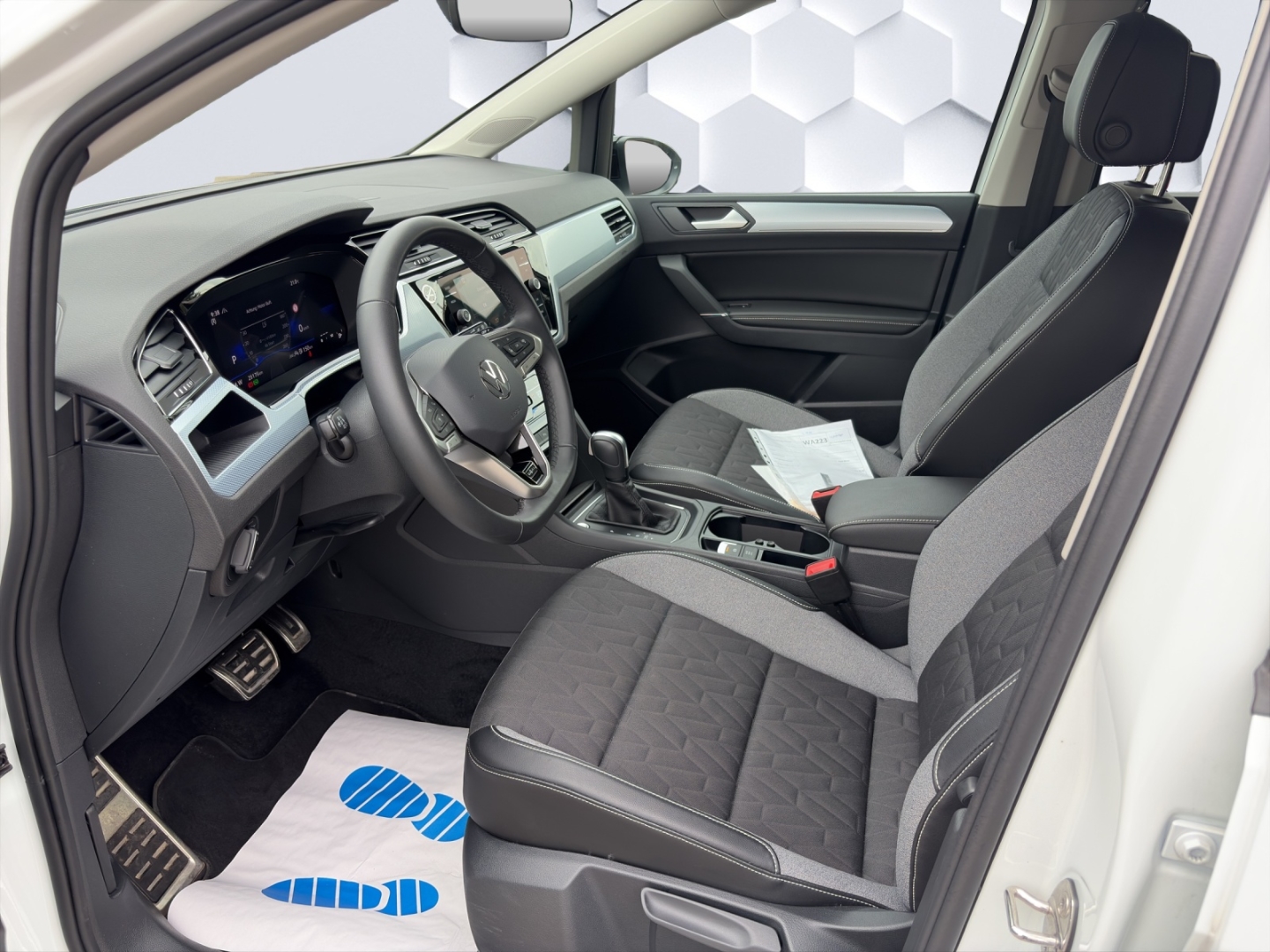 Touran Comfortline BMT Start-Stopp GOAL 1.5TSI 110 kW DSG AHZV LED GJR ACC ParkAssist Sitzheizung