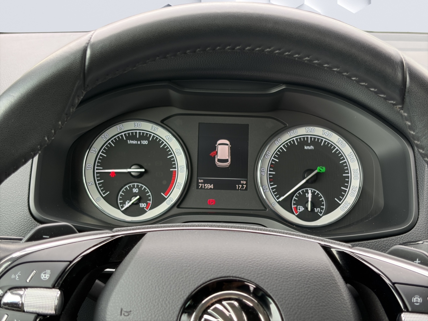 Karoq Style 2.0TDI 110kW DSG 4x4 AHZV LED ACC Rückfahrkamera ParkAssist