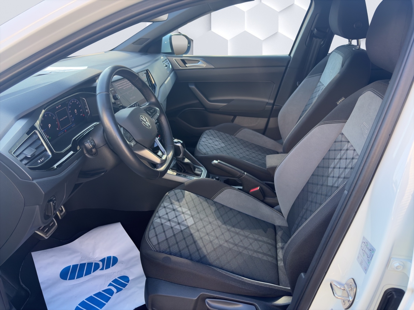 Taigo R-Line 1.0TSI 81kW DSG MatrixLED GJR ACC Rückfahrkamera ParkAssist