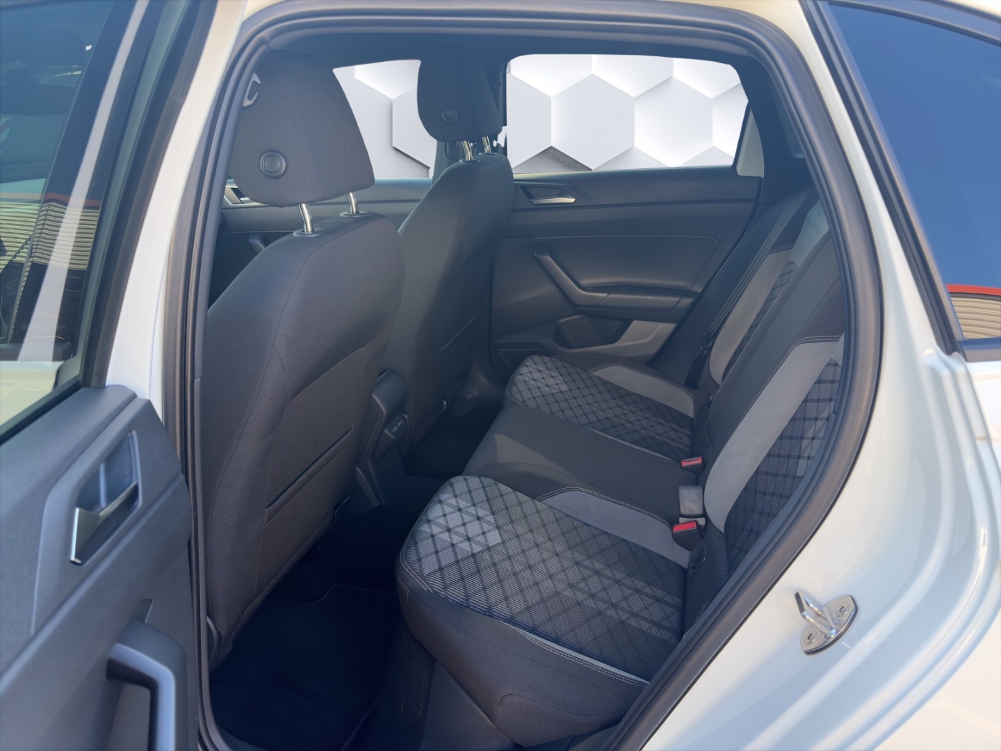 Taigo R-Line 1.0TSI 81kW DSG MatrixLED GJR ACC Rückfahrkamera ParkAssist