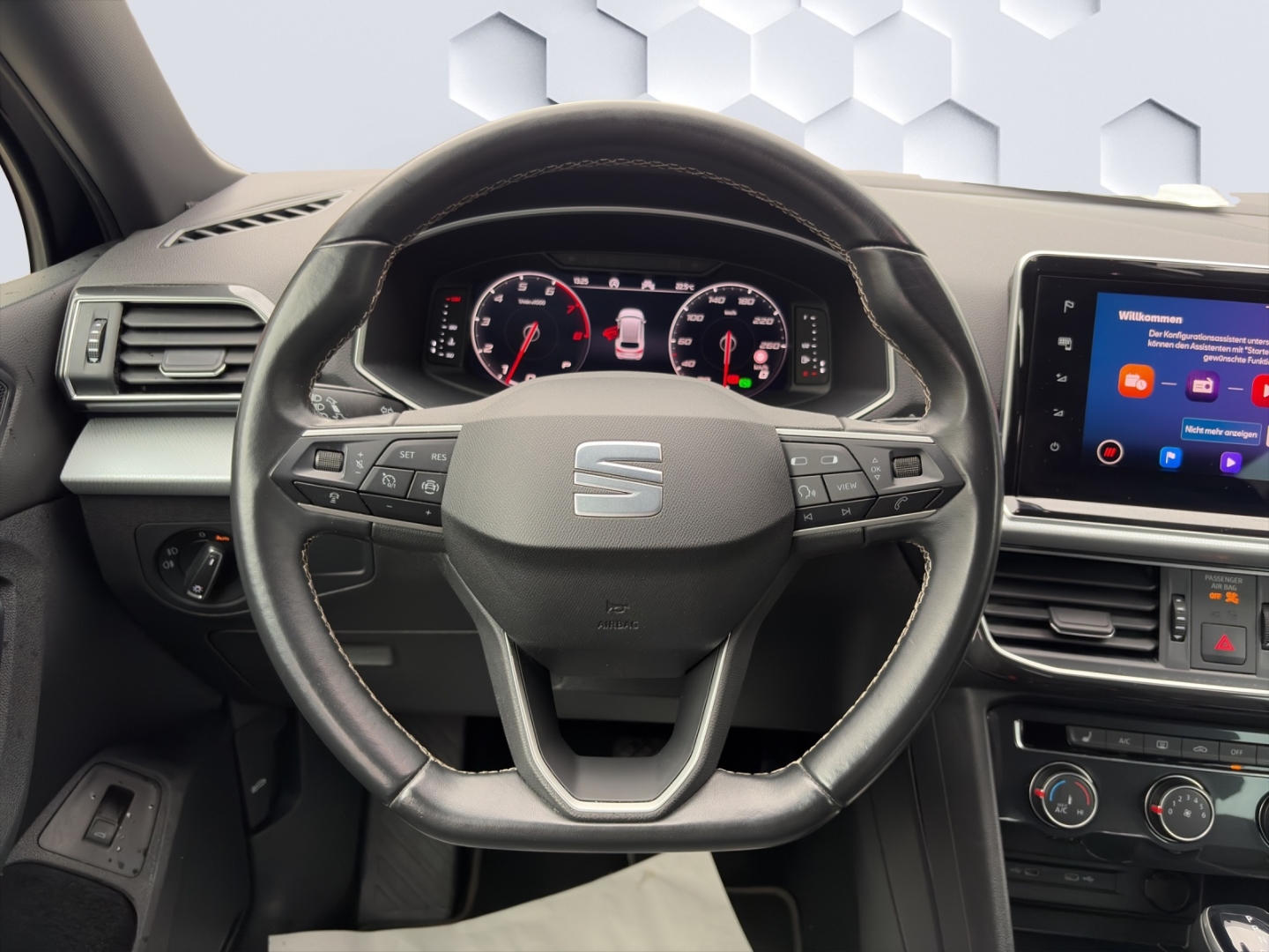 Tarraco Style 1.5TSI 110kW DSG AHZV LED GJR ACC Rückfahrkamera ParkLenkAssist Sitzheizung