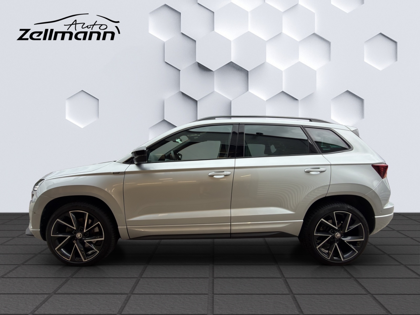 Karoq Sportline 2.0TSI 140kW 4x4 DSG MatrixLED AHZV ACC 360°Kamera DCC