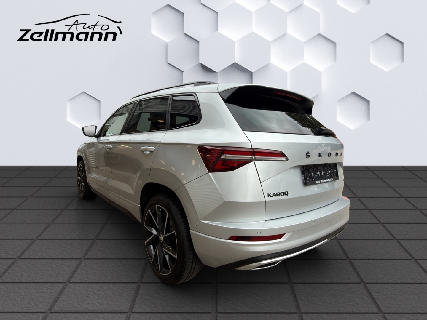 Karoq Sportline 2.0TSI 140kW 4x4 DSG MatrixLED AHZV ACC 360°Kamera DCC