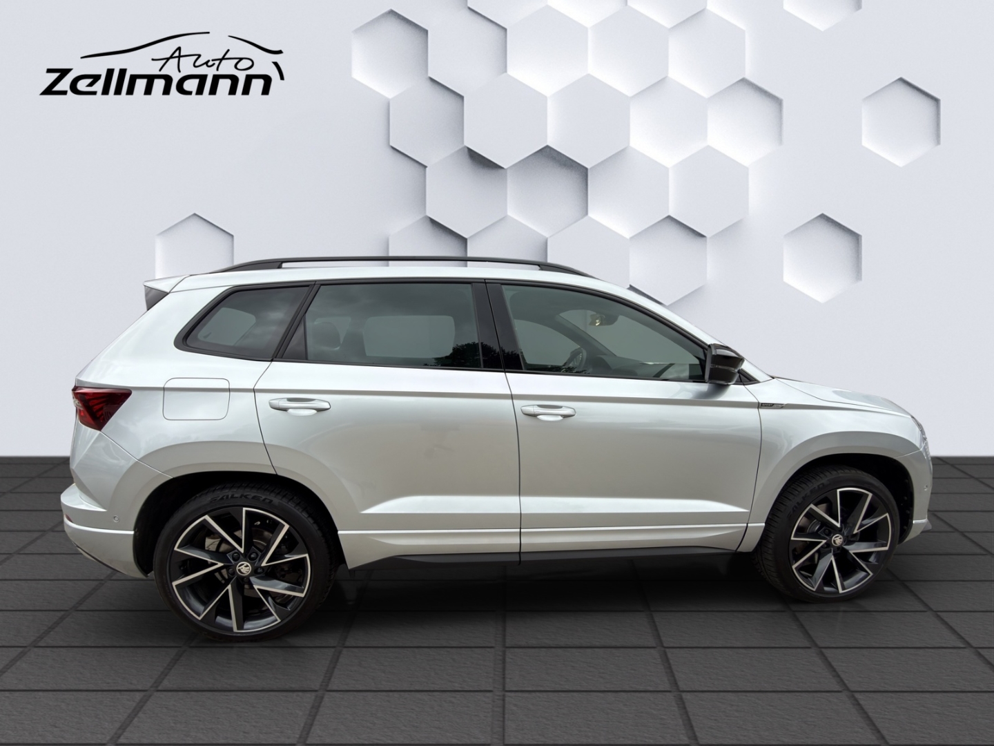 Karoq Sportline 2.0TSI 140kW 4x4 DSG MatrixLED AHZV ACC 360°Kamera DCC
