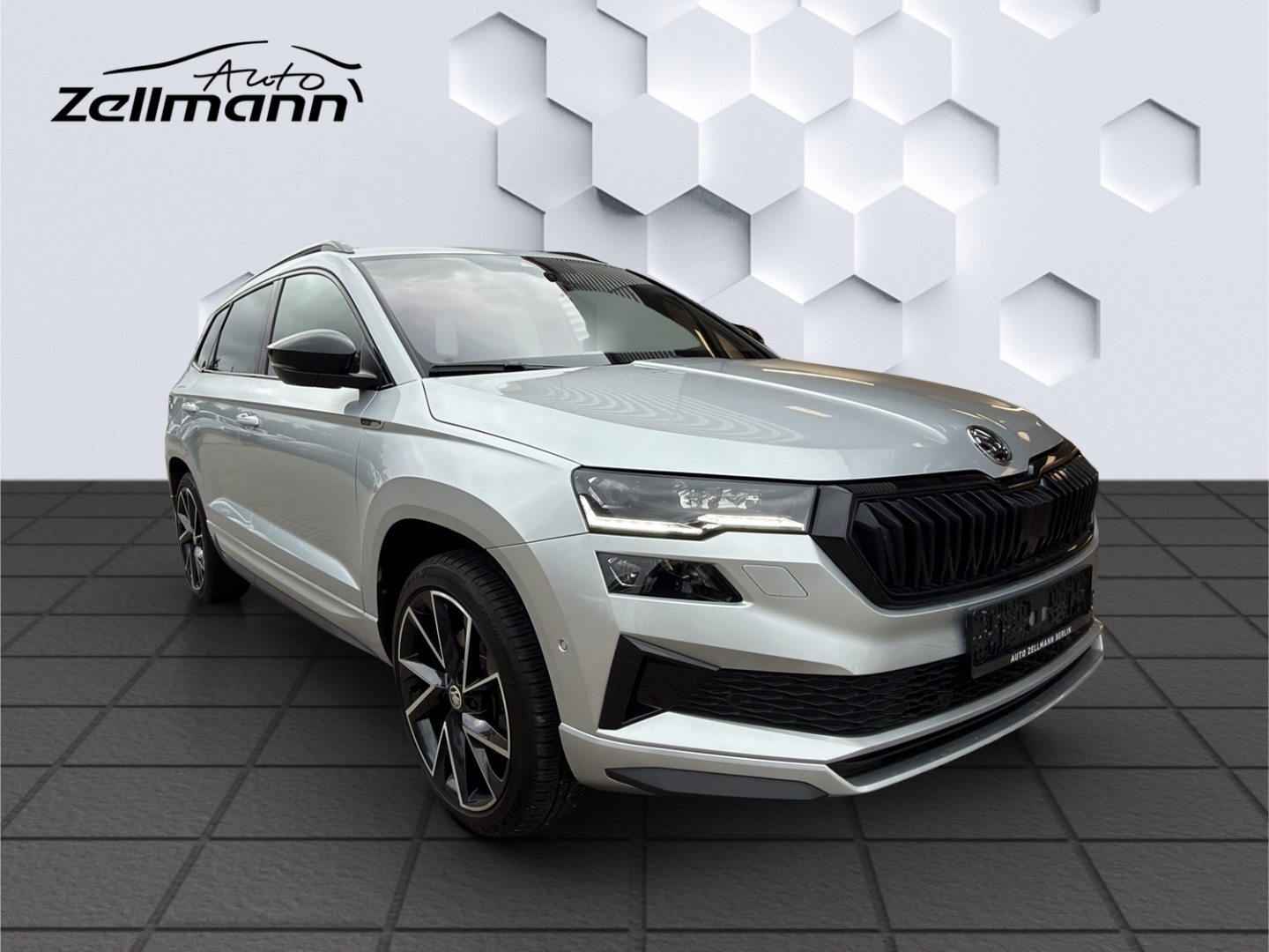 Karoq Sportline 2.0TSI 140kW 4x4 DSG MatrixLED AHZV ACC 360°Kamera DCC