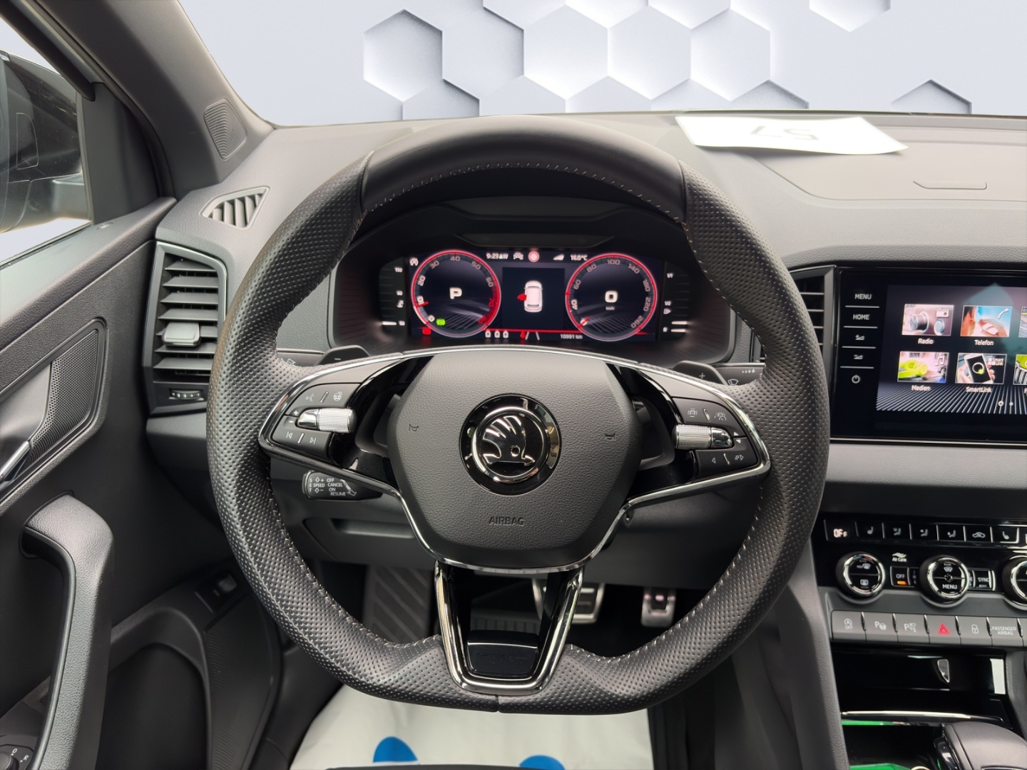 Karoq Sportline 2.0TSI 140kW 4x4 DSG MatrixLED AHZV ACC 360°Kamera DCC