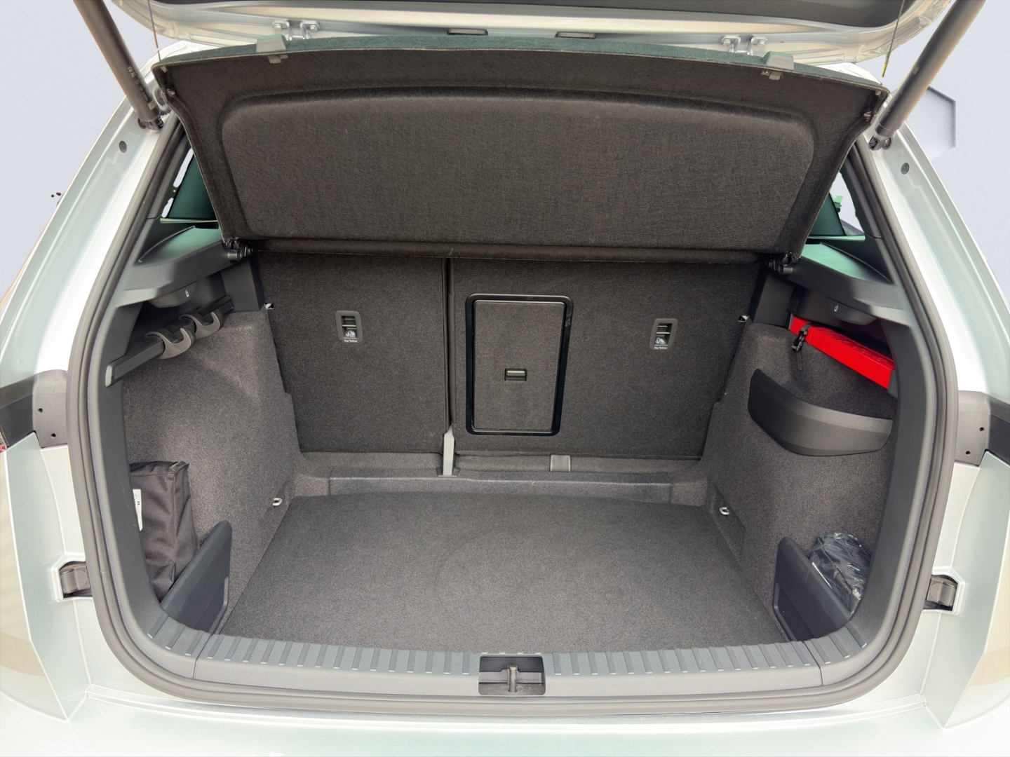 Karoq Sportline 2.0TSI 140kW 4x4 DSG MatrixLED AHZV ACC 360°Kamera DCC