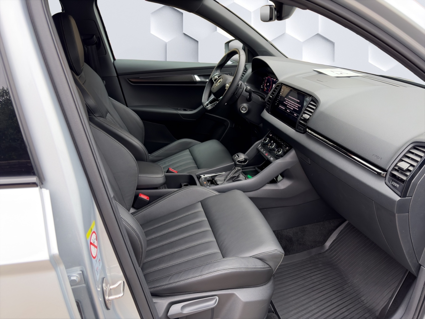 Karoq Sportline 2.0TSI 140kW 4x4 DSG MatrixLED AHZV ACC 360°Kamera DCC