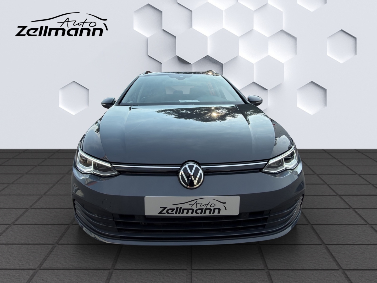 Golf VIII 1.0eTSI DSG Life AHZV MatrixLED PanoDach ACC Rückfahrkamera Sitzheizung