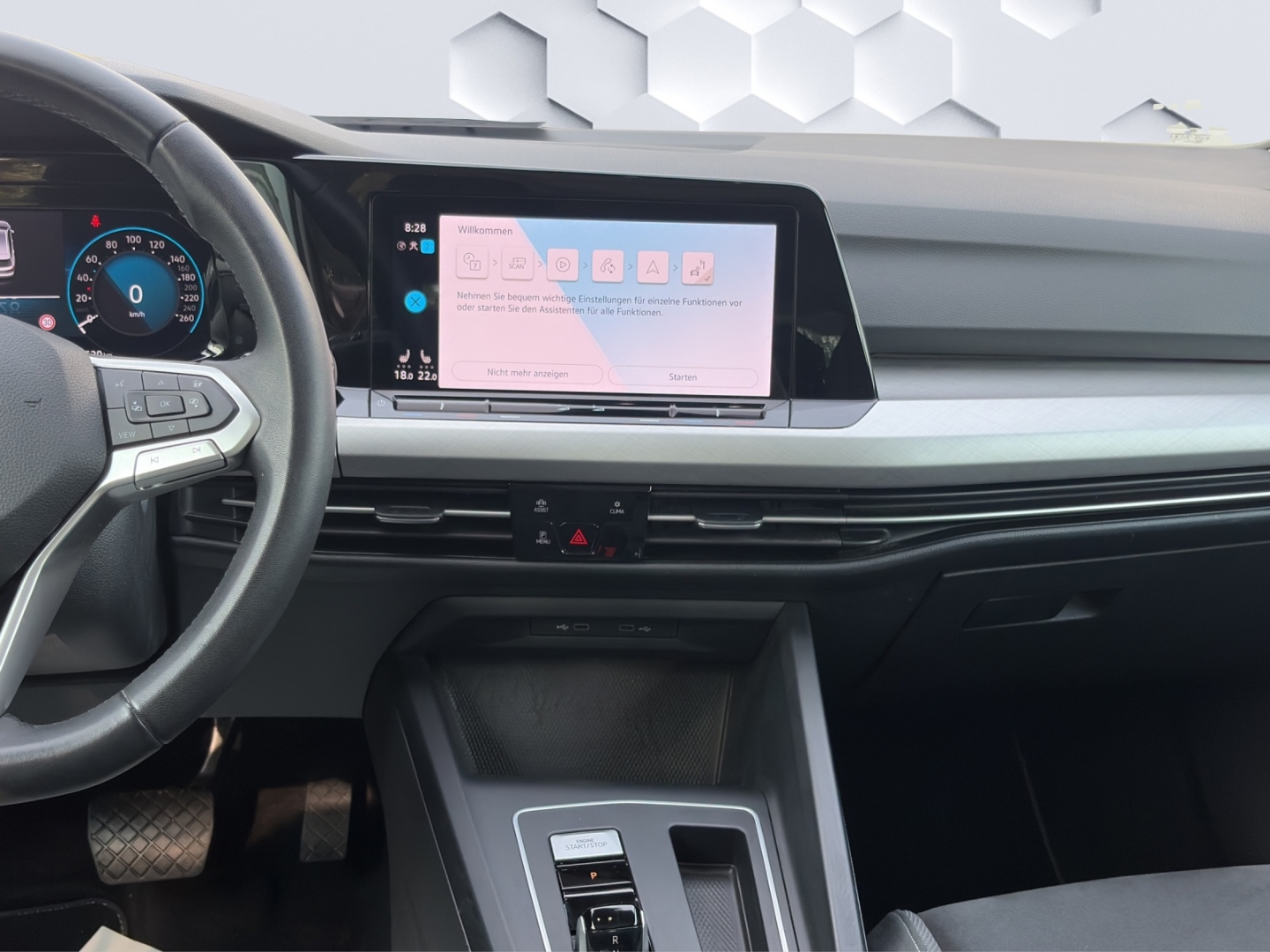 Golf VIII 1.0eTSI DSG Life AHZV MatrixLED PanoDach ACC Rückfahrkamera Sitzheizung