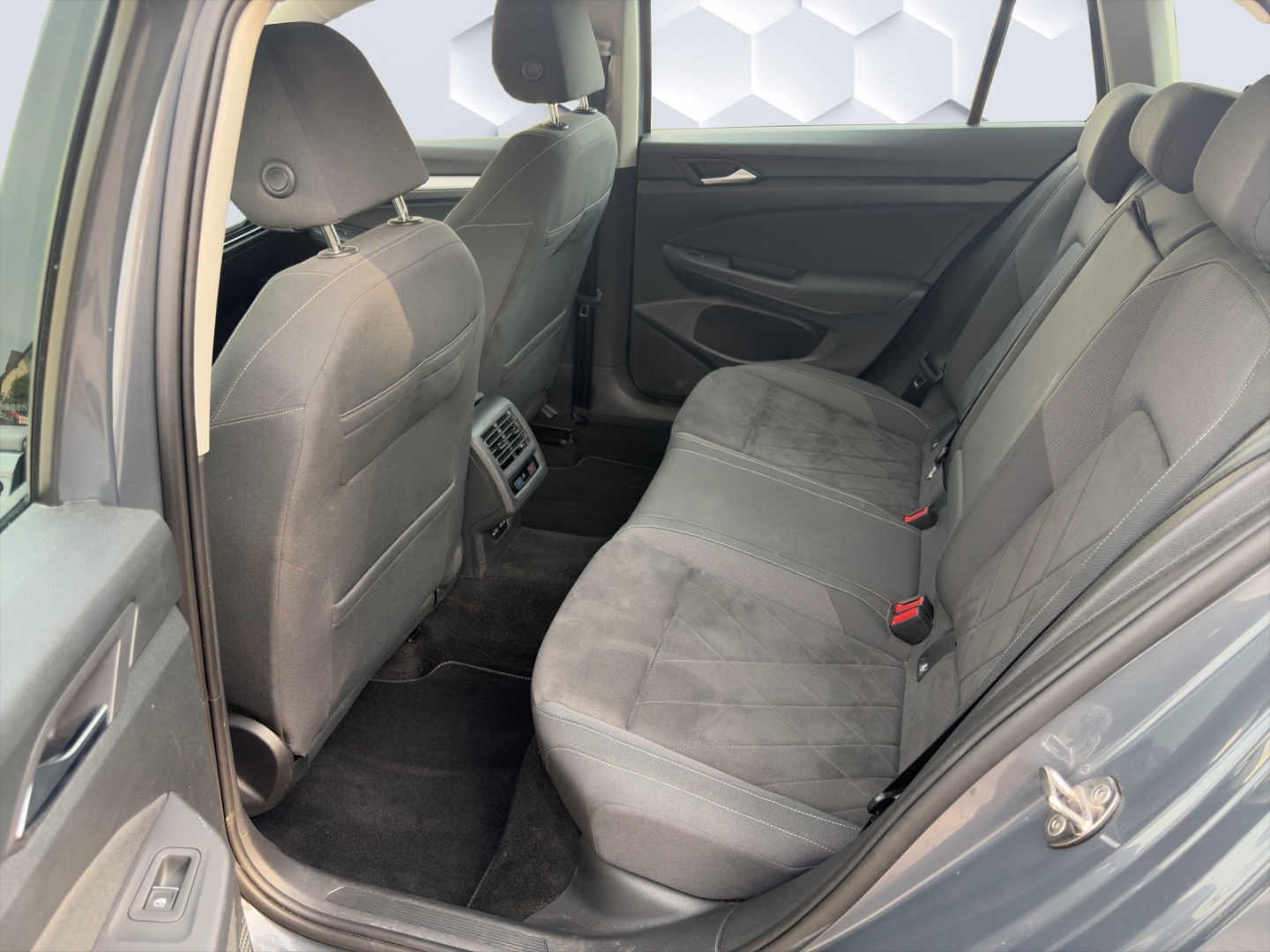 Golf VIII 1.0eTSI DSG Life AHZV MatrixLED PanoDach ACC Rückfahrkamera Sitzheizung