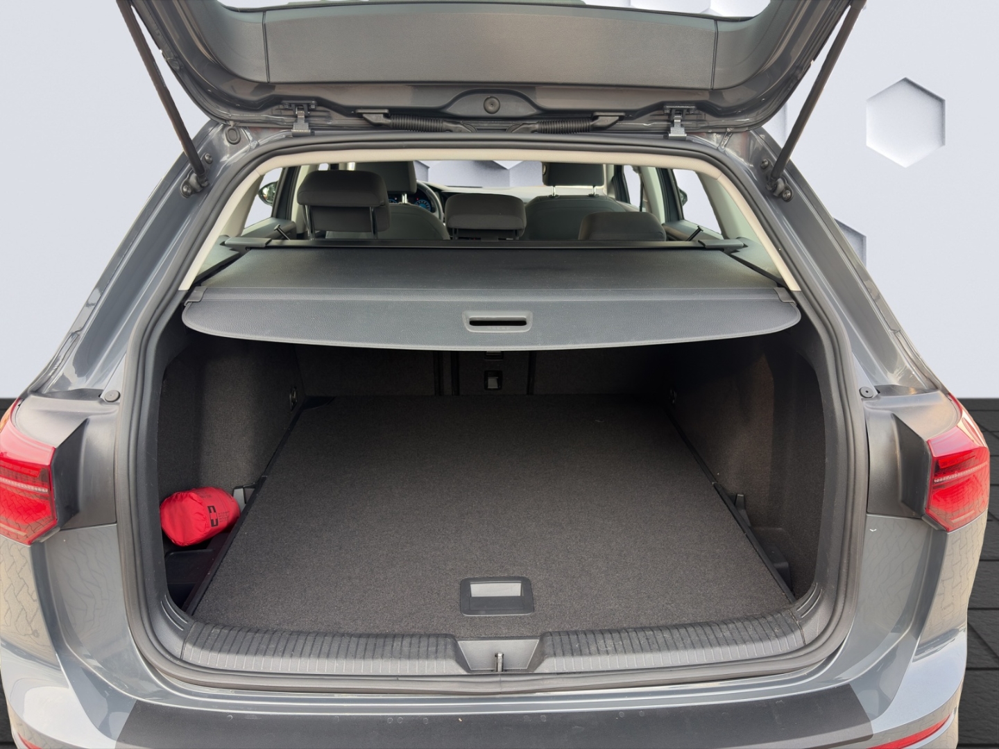 Golf VIII 1.0eTSI DSG Life AHZV MatrixLED PanoDach ACC Rückfahrkamera Sitzheizung