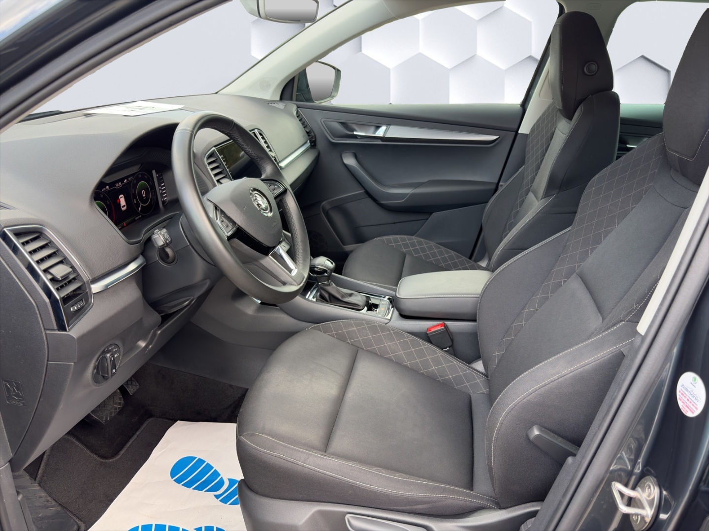 Karoq 1.5 TSI 110kW DSG LED Rückfahrkamera Sitzheizung Standheizung