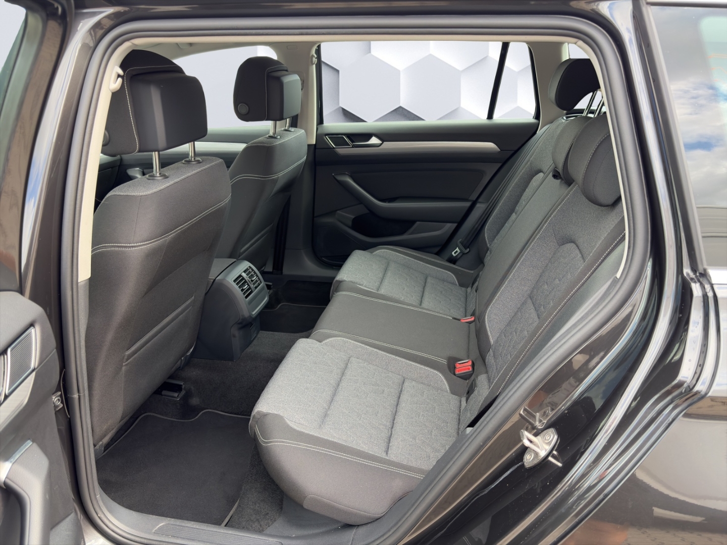 Passat Variant Business 2.0 TDI DSG AHZV LED PDC ACC