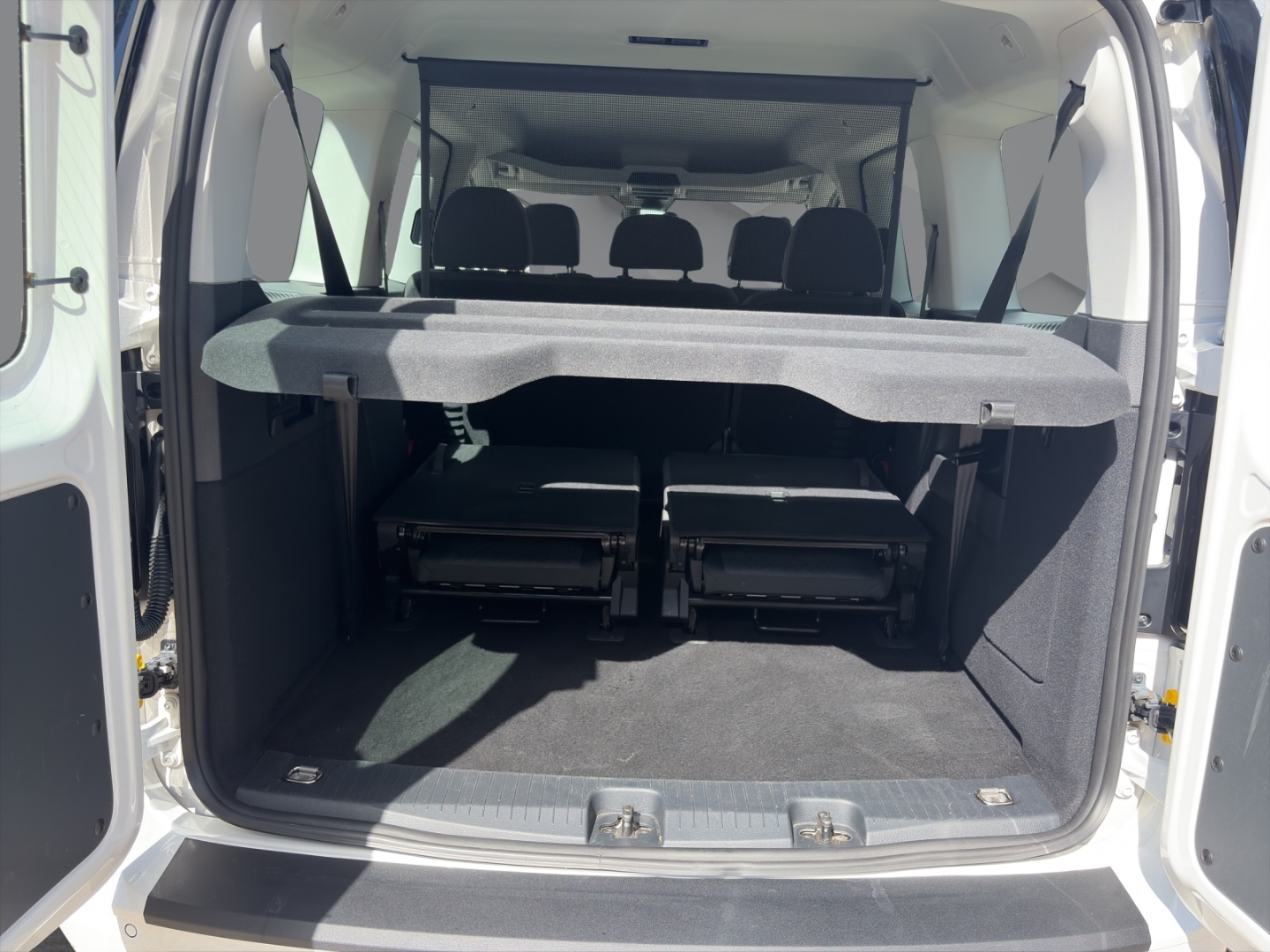 Caddy Maxi Life 1.5TSI 84 kW DSG GJR PDC Sitzheizung Klima 7-Sitzer