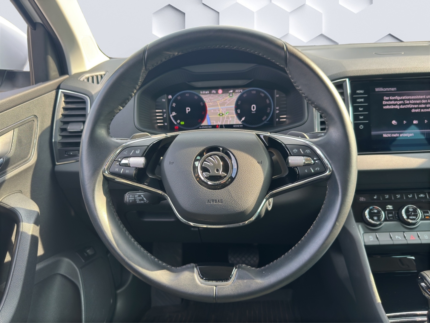 Karoq Style 1.5 TSI 110kW DSG LED PDC ACC Rückfahrkamera Sitzheizung