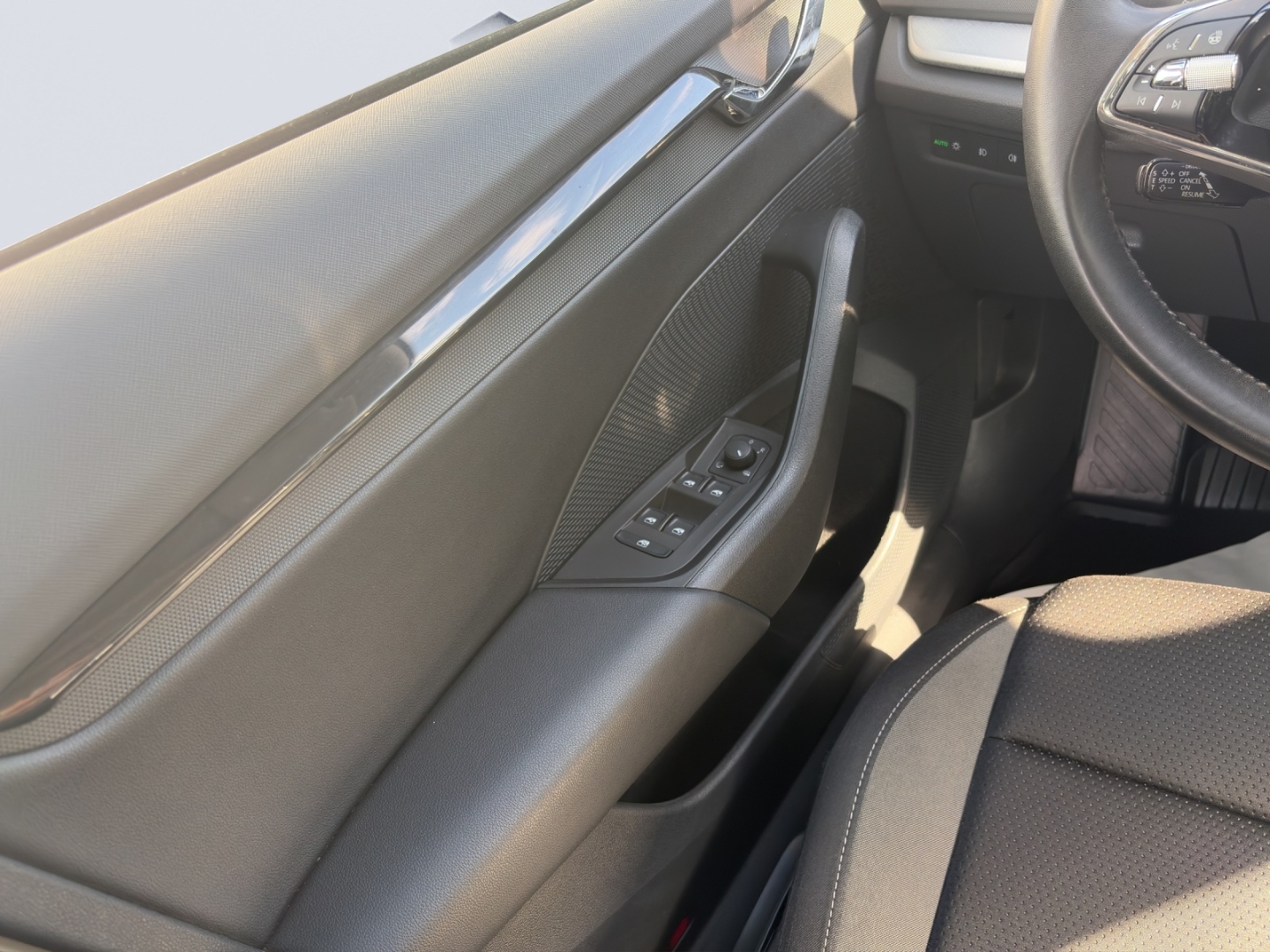 Octavia Combi Ambition 2.0 TDI SG AHZV LED ACC Sitzheizung