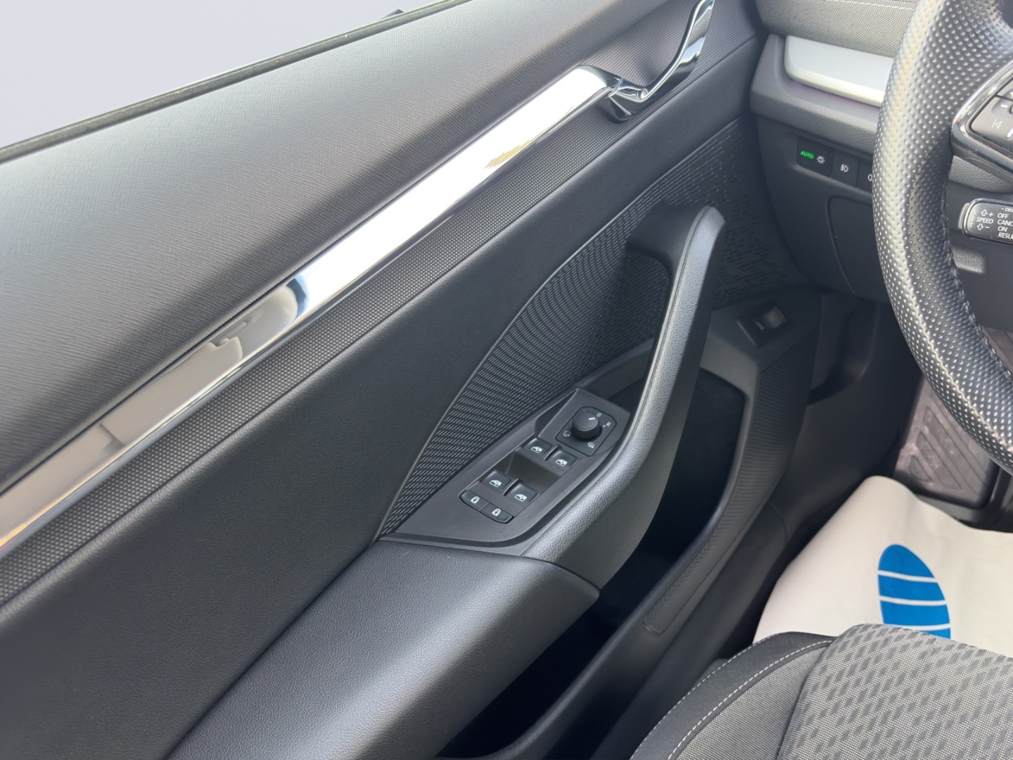 Octavia Combi Style 2.0TDI 110kW DSG MatrixLED PanoDach HuD ACC ParkAssist 360°Kamera Sitzheizung