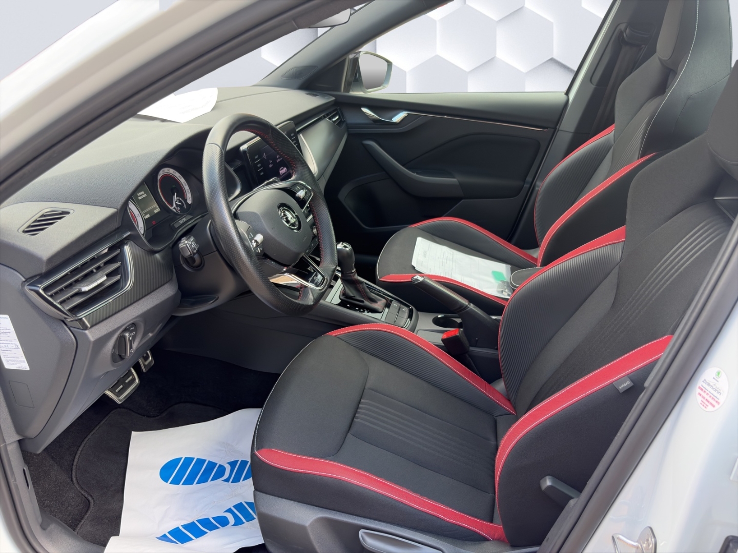 Scala Monte Carlo 1.0TSI 81kW DSG LED PanoDach PDC Sitzheizung