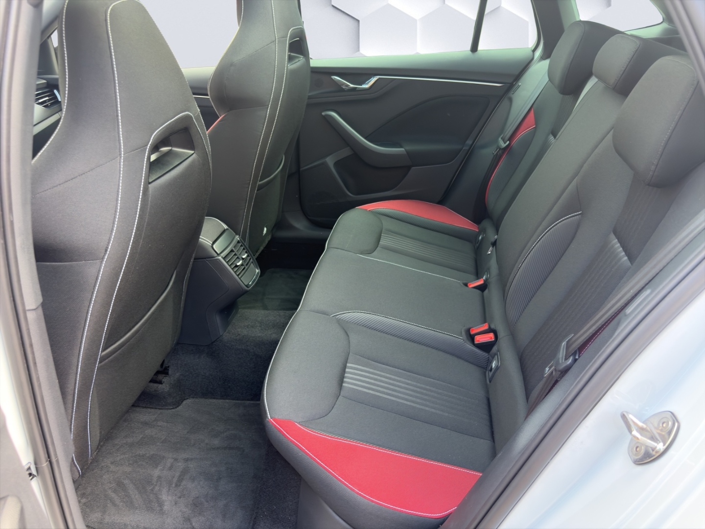 Scala Monte Carlo 1.0TSI 81kW DSG LED PanoDach PDC Sitzheizung