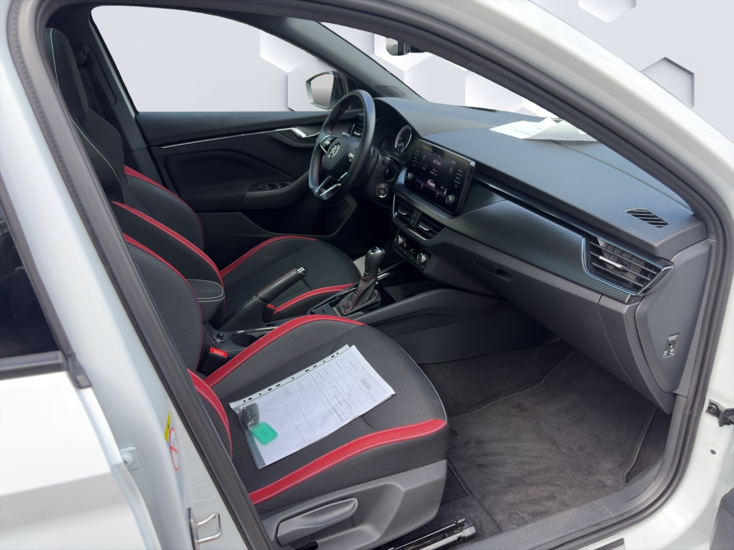 Scala Monte Carlo 1.0TSI 81kW DSG LED PanoDach PDC Sitzheizung