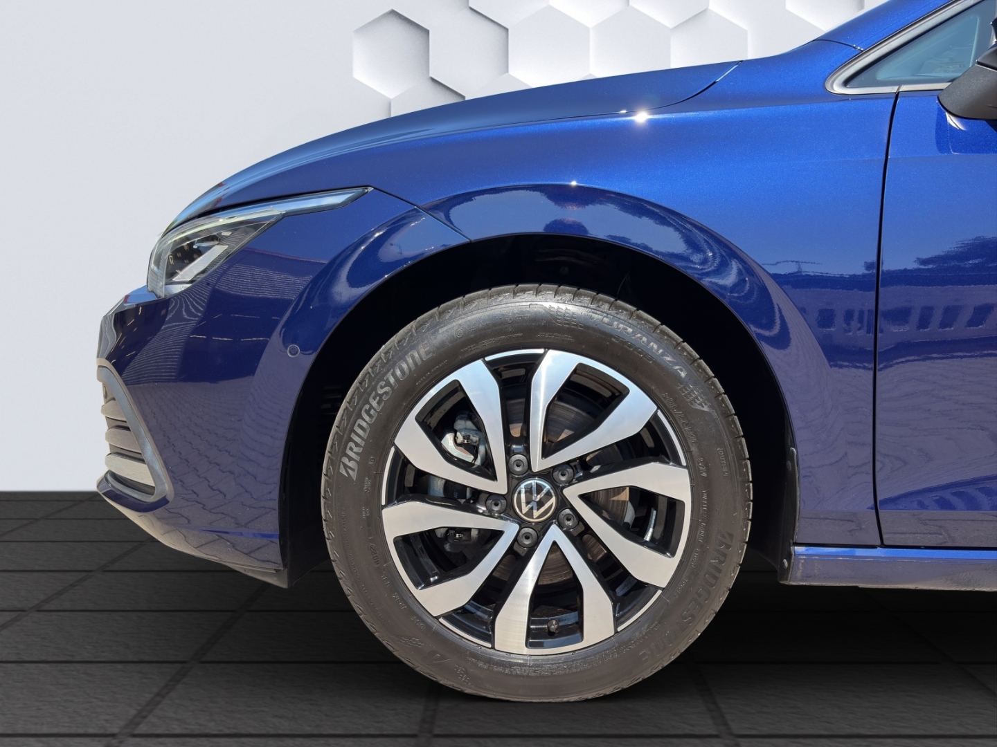 Golf Variant VIII 1.5eTSI DSG Active LED ACC Rückfahrkamera ParkAssist Sitzheizung