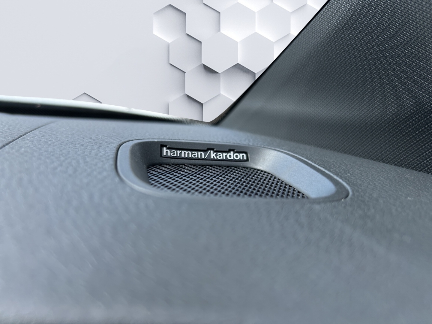 ID. Buzz Pro 210 kW Navi HUD HarmanKardon LED ACC