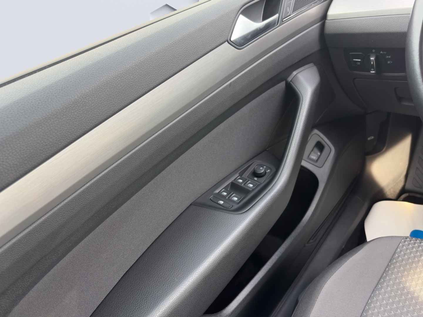 Passat Basis 2.0TDI 90kW DSG LED GJR PDC ACC Rückfahrkamera Sitzheizung