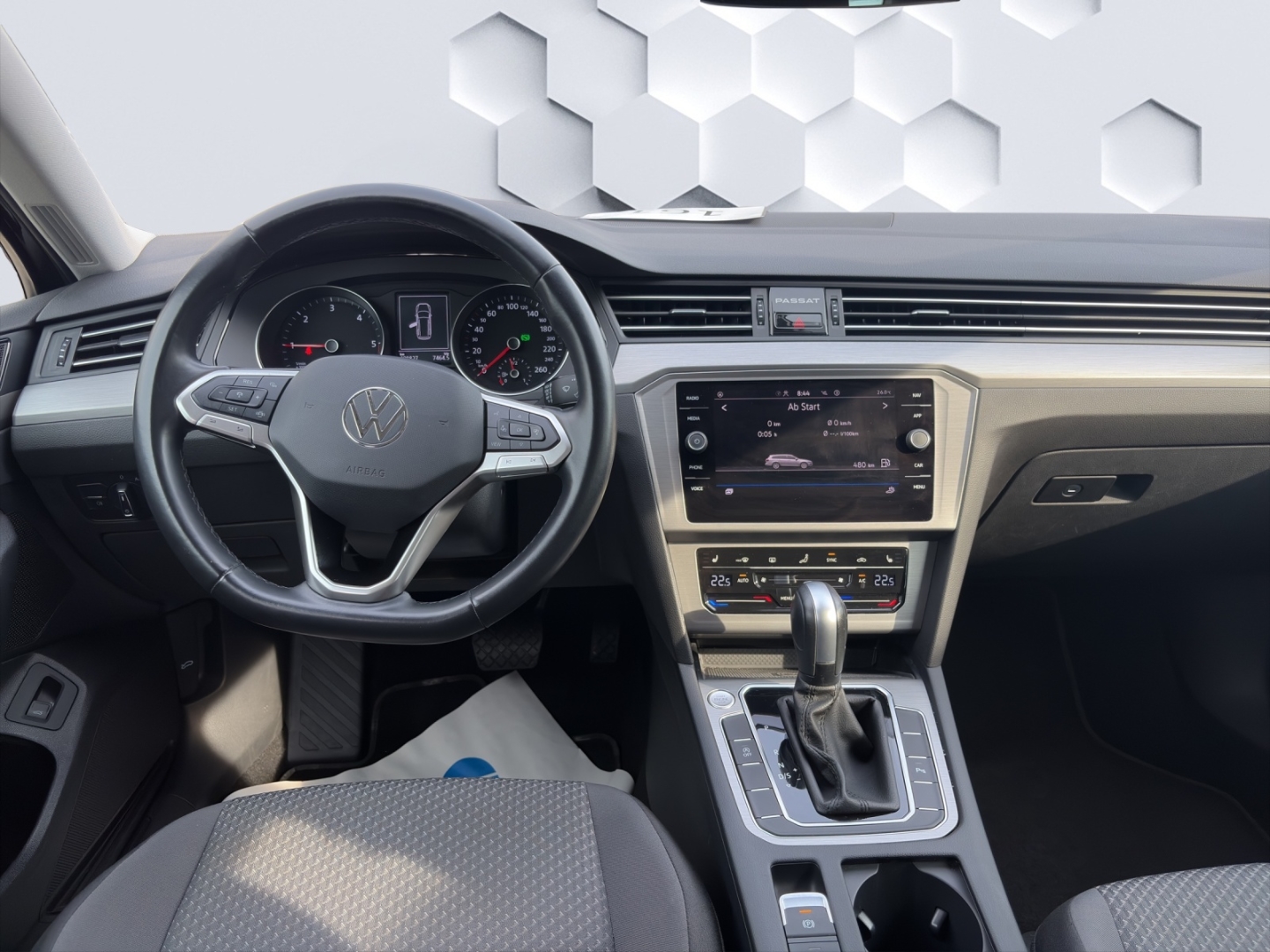 Passat Basis 2.0TDI 90kW DSG LED GJR PDC ACC Rückfahrkamera Sitzheizung