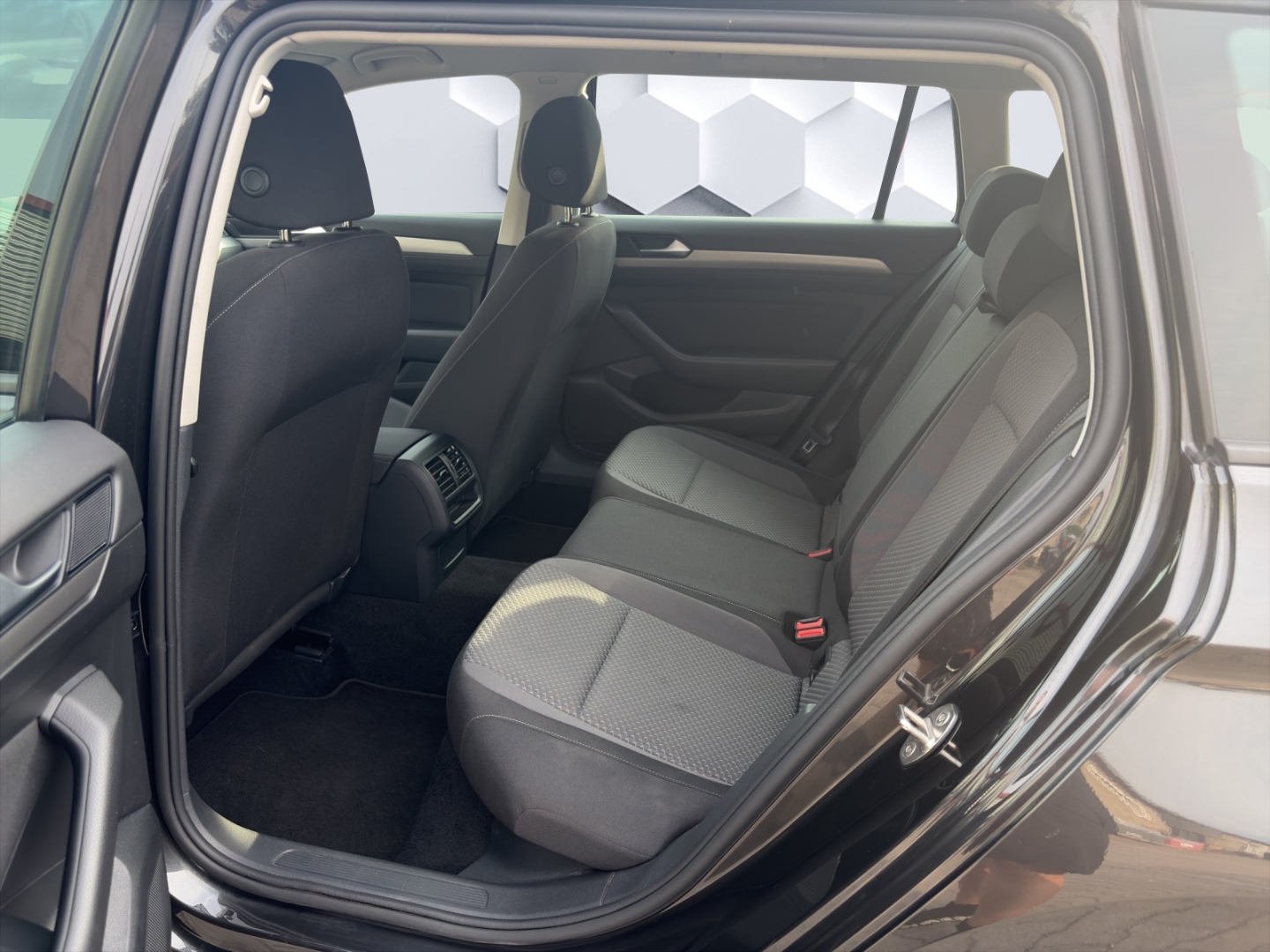 Passat Basis 2.0TDI 90kW DSG LED GJR PDC ACC Rückfahrkamera Sitzheizung