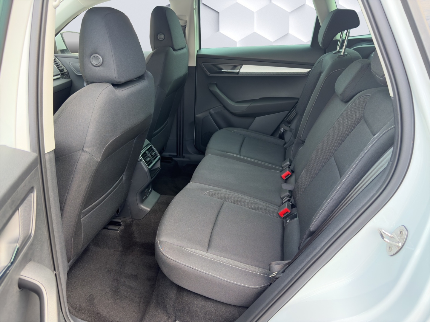 Karoq Ambition 1.5TSI DSG LED PDC Sitzheizung Standheizung