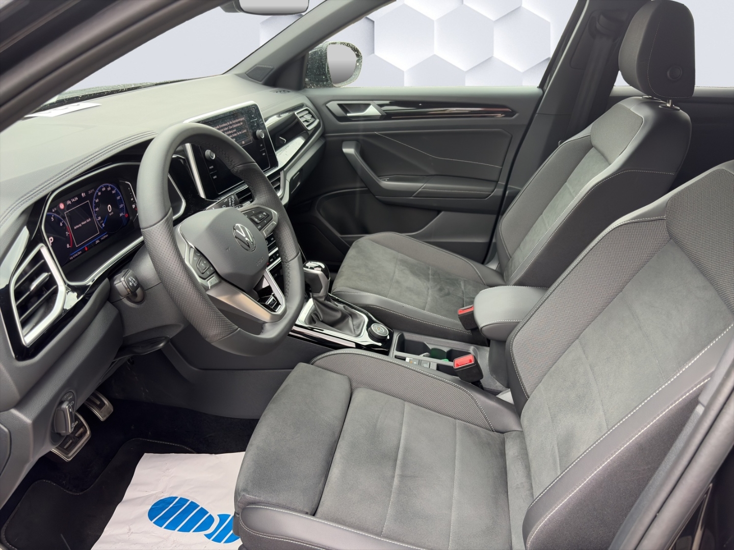 T-Roc R-Line 2.0TSI 140kW 4M DSG MatrixLED PanoDach ACC Rückfahrkamera ParkAssist Sitzheizung