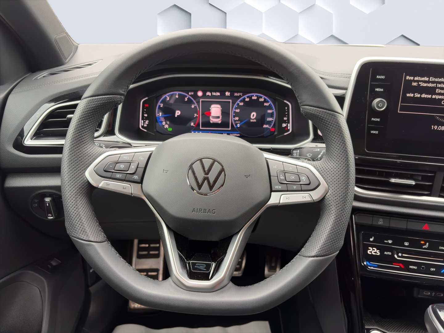 T-Roc R-Line 2.0TSI 140kW 4M DSG MatrixLED PanoDach ACC Rückfahrkamera ParkAssist Sitzheizung