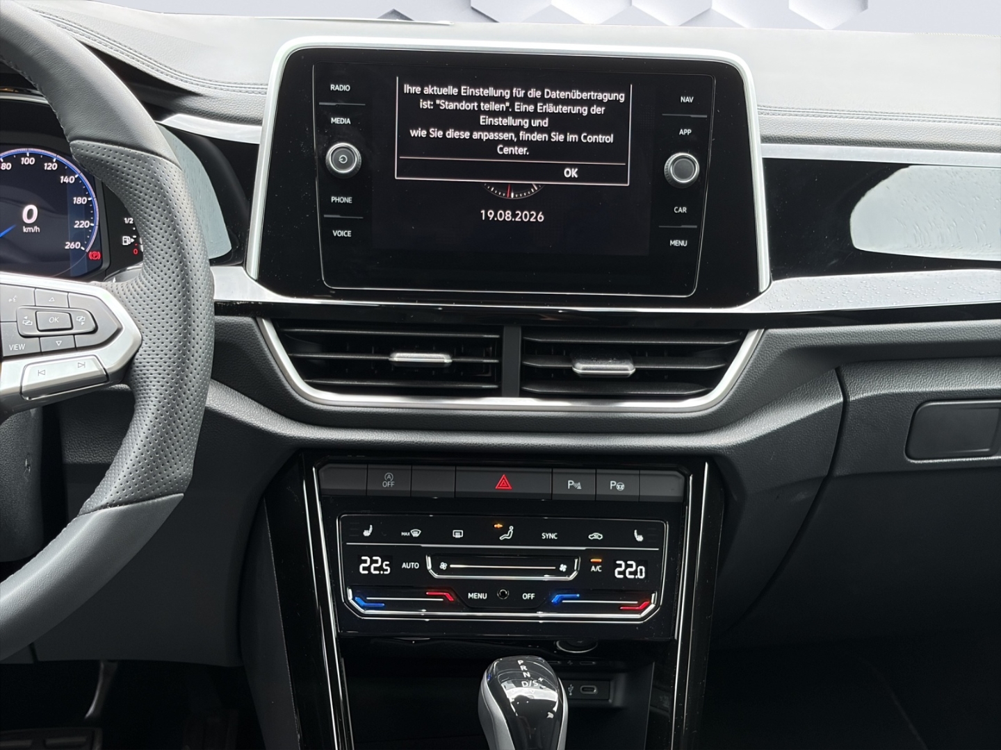 T-Roc R-Line 2.0TSI 140kW 4M DSG MatrixLED PanoDach ACC Rückfahrkamera ParkAssist Sitzheizung