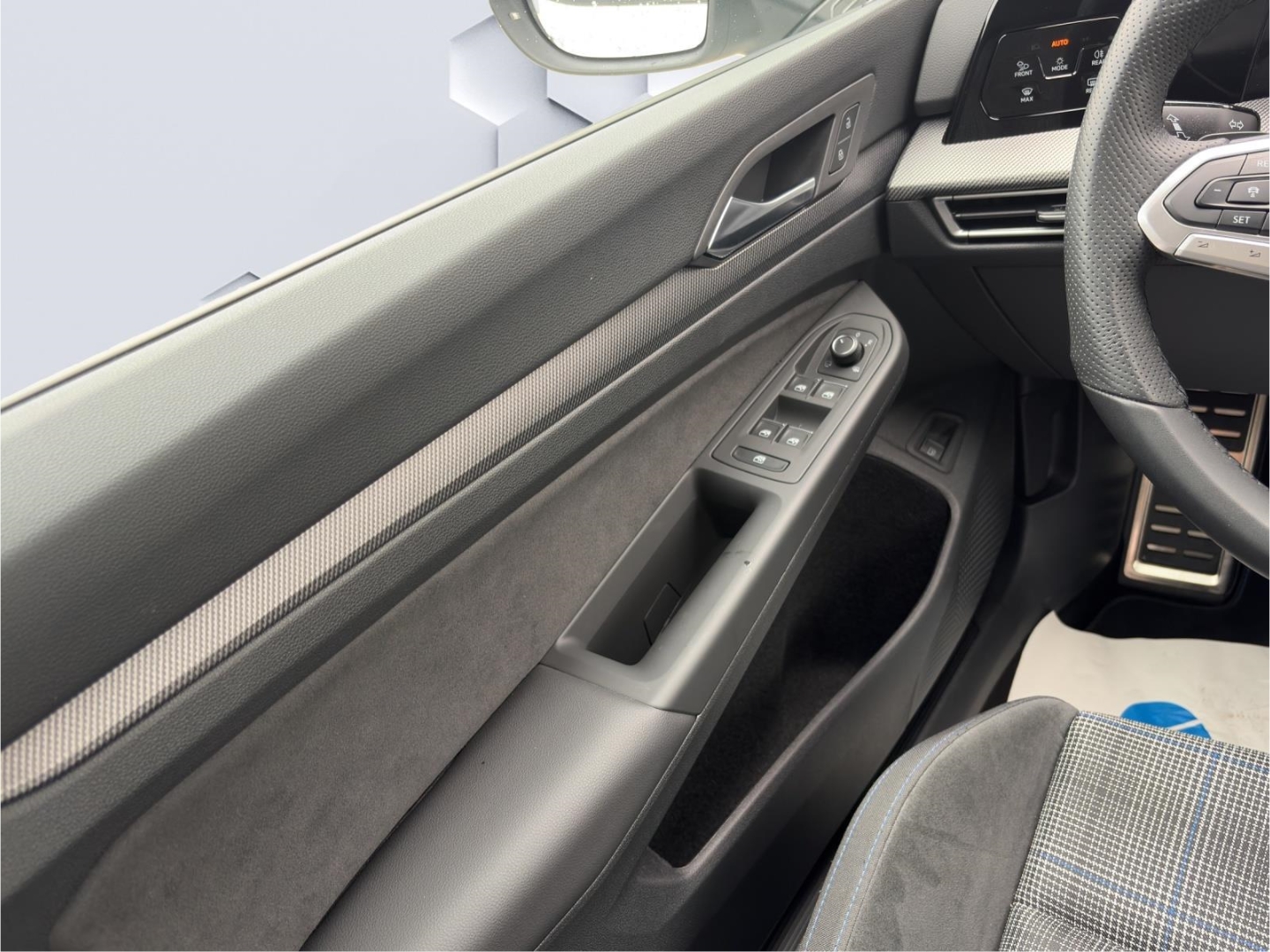 Golf VIII GTE 1.5TSI eHybrid 200 kW DSG AHZV MatrixLED HuD ACC 360°Kamera Sitzheizung