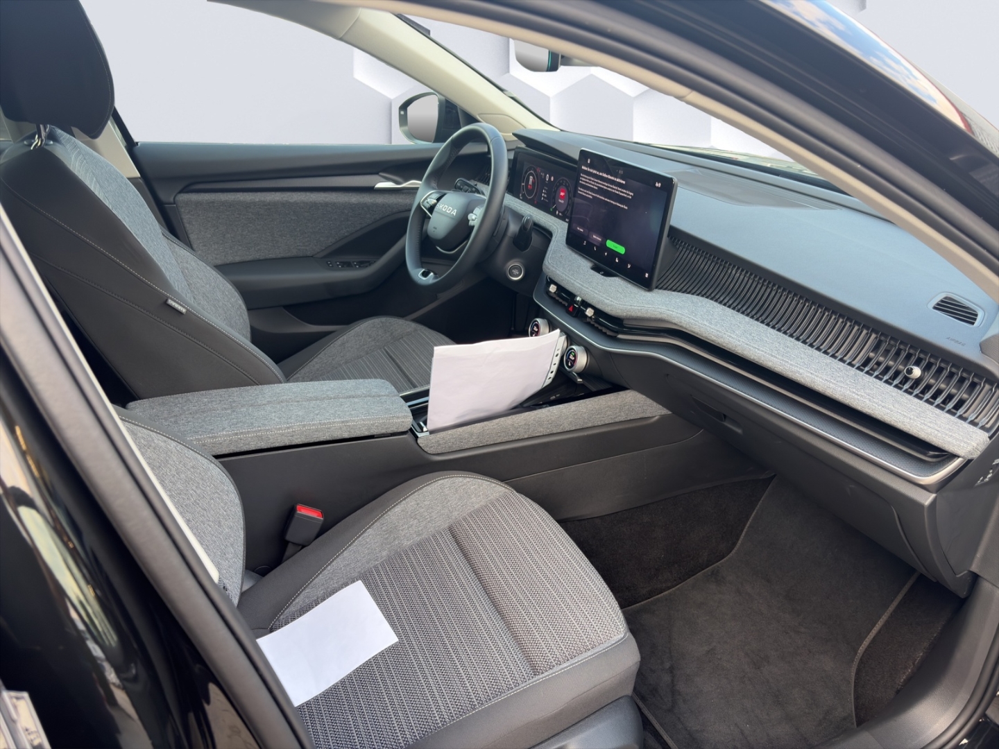 Superb Combi Selection 2.0TDI 110kW DSG AHZV MatrixLED GJR ACC Rückfahrkamera Sitzheizung