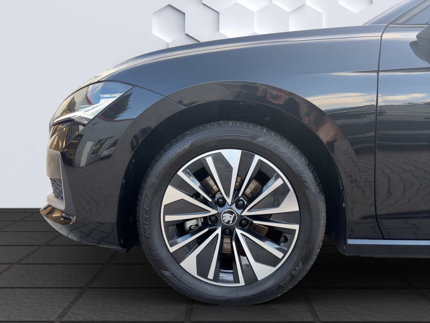 Superb Combi Selection 2.0TDI 110kW DSG AHZV MatrixLED GJR ACC Rückfahrkamera Sitzheizung